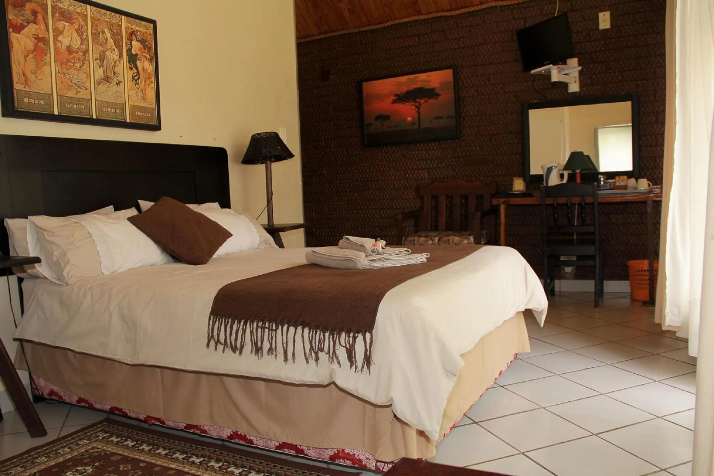 Coffee/tea facilities, Bed in Rustenburg Guesthouse