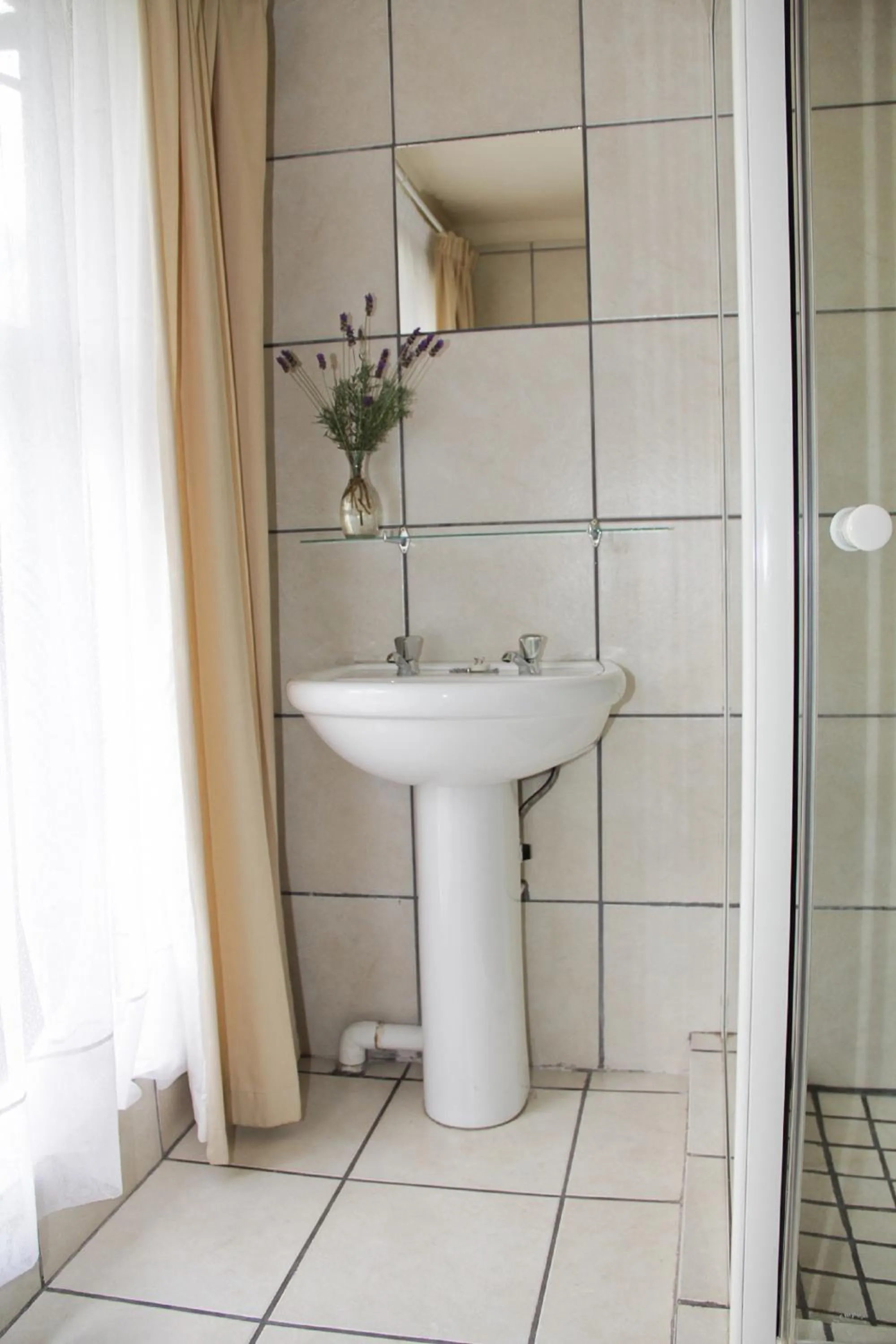 Shower in Rustenburg Guesthouse