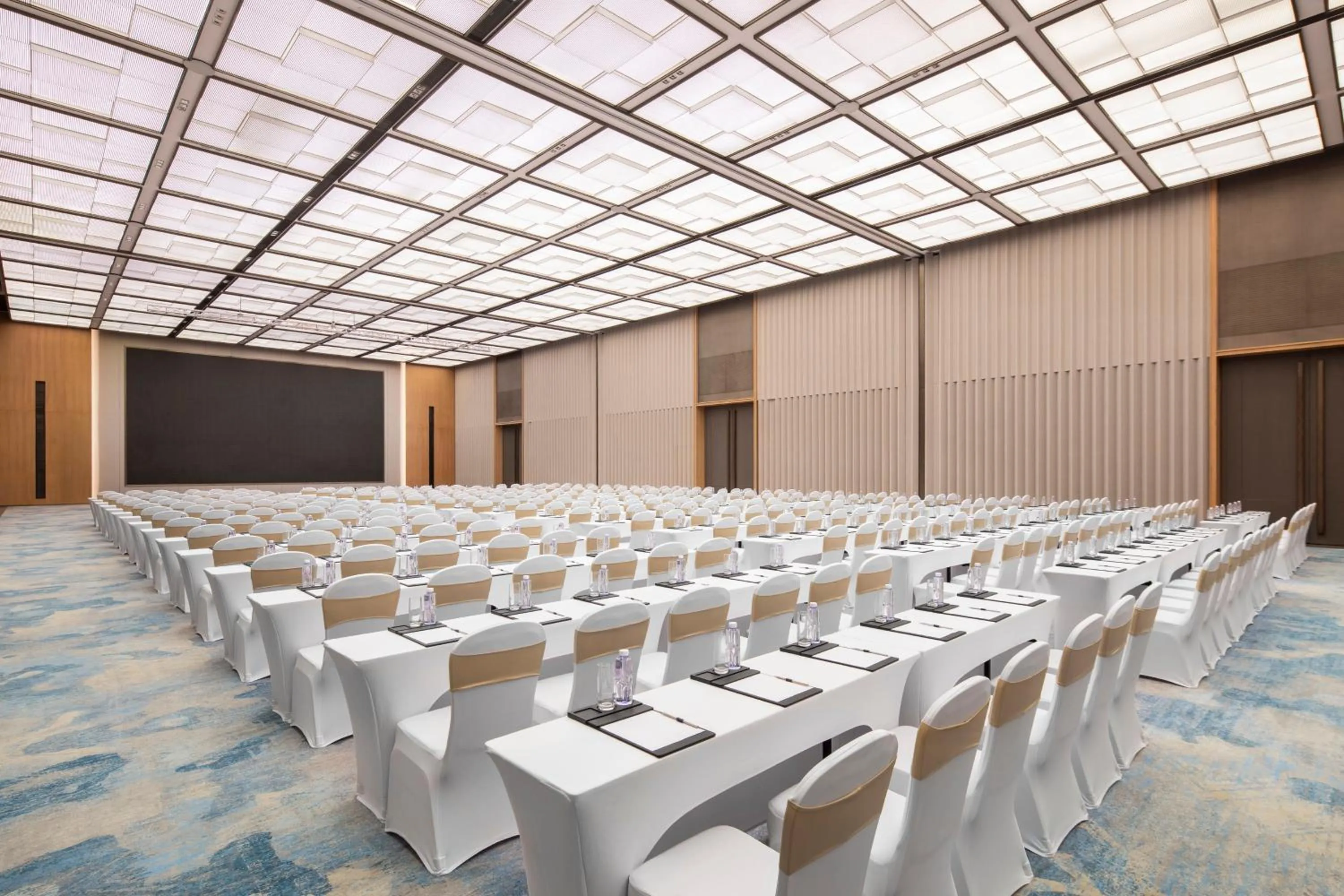 Meeting/conference room in Holiday Inn Xianyang Shuangzhao Lake by IHG
