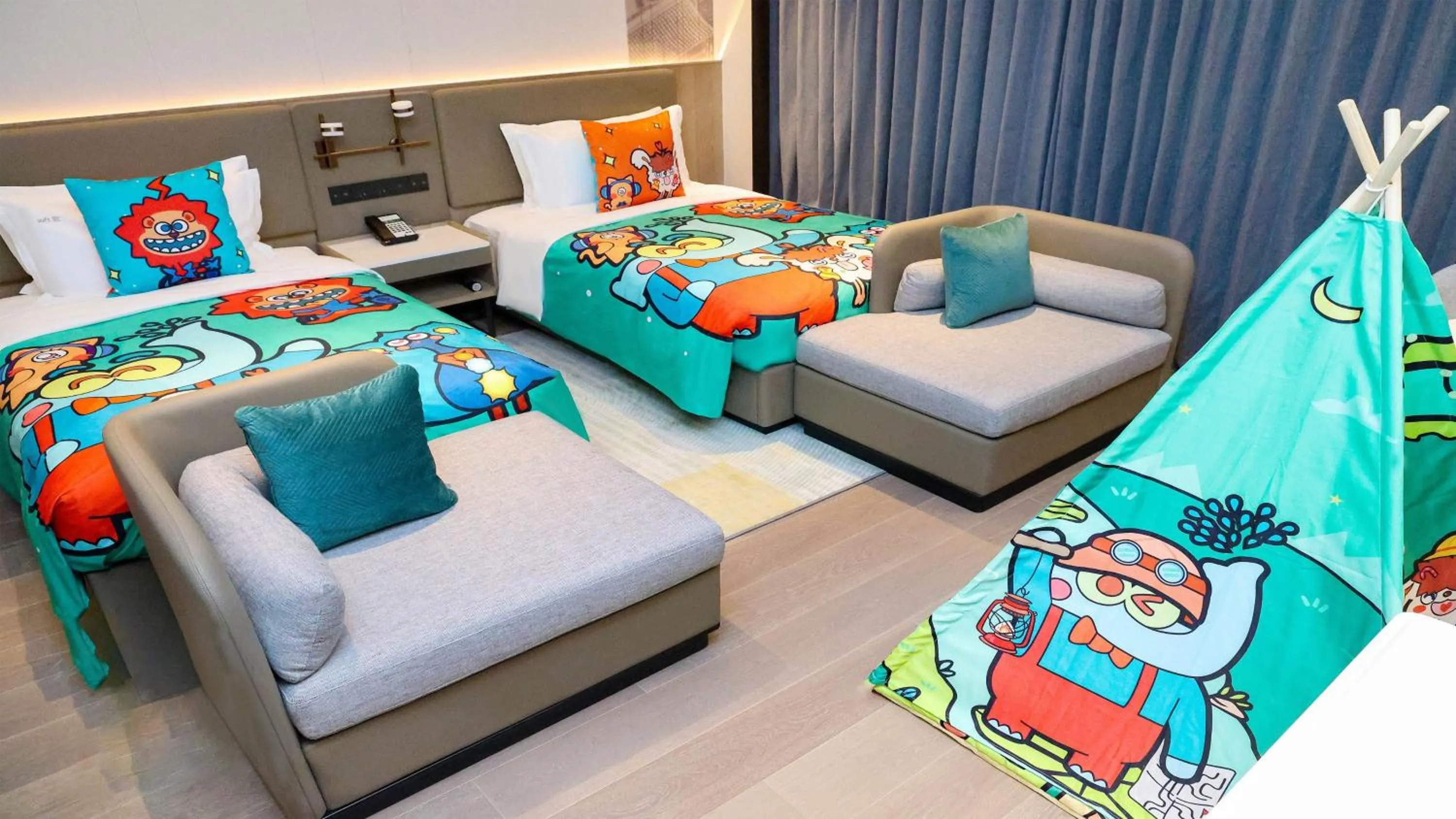 Photo of the whole room, Bed in Holiday Inn Xianyang Shuangzhao Lake by IHG