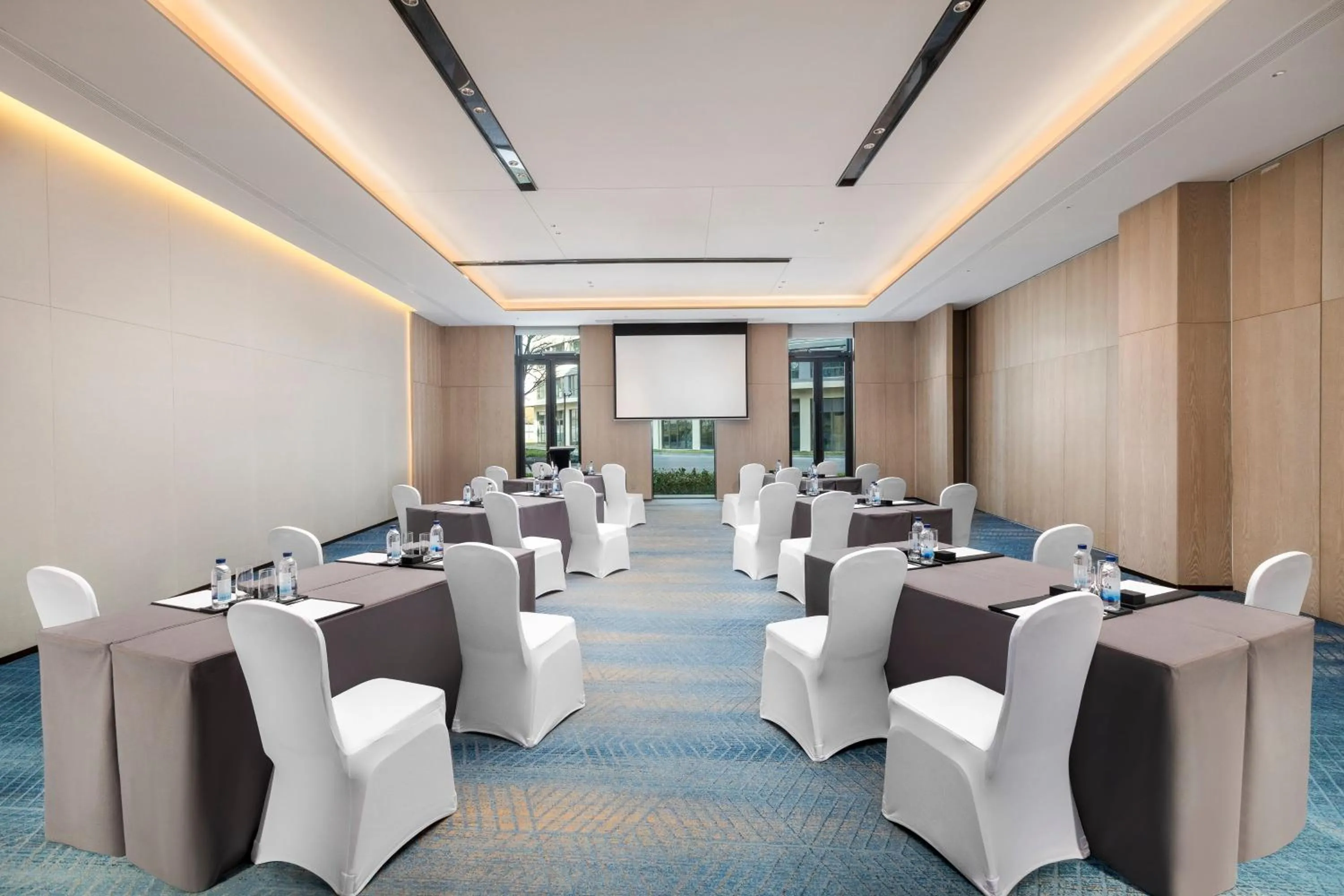 Meeting/conference room in Holiday Inn Xianyang Shuangzhao Lake by IHG
