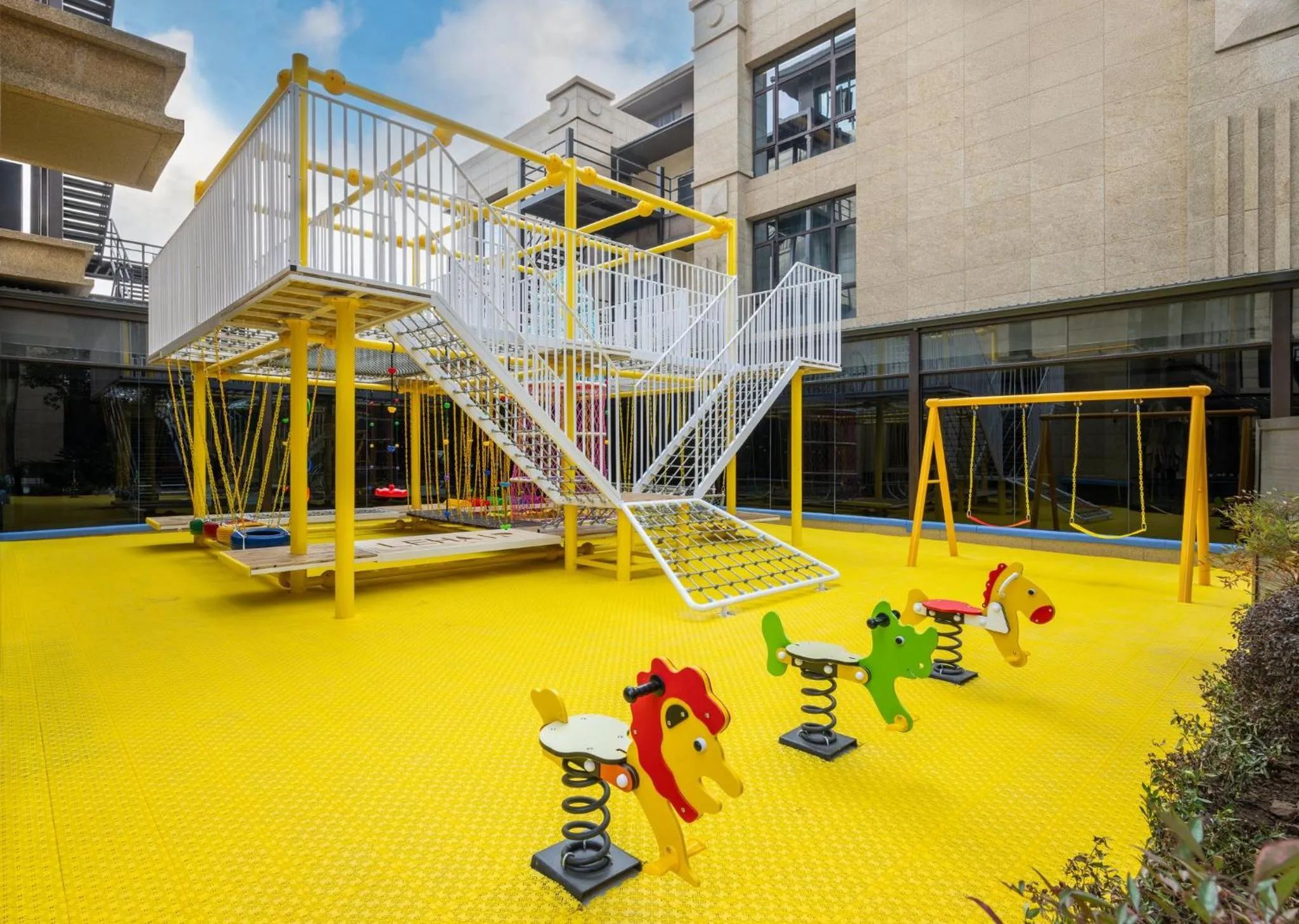 Area and facilities in Holiday Inn Shanghai Tourism Zone by IHG