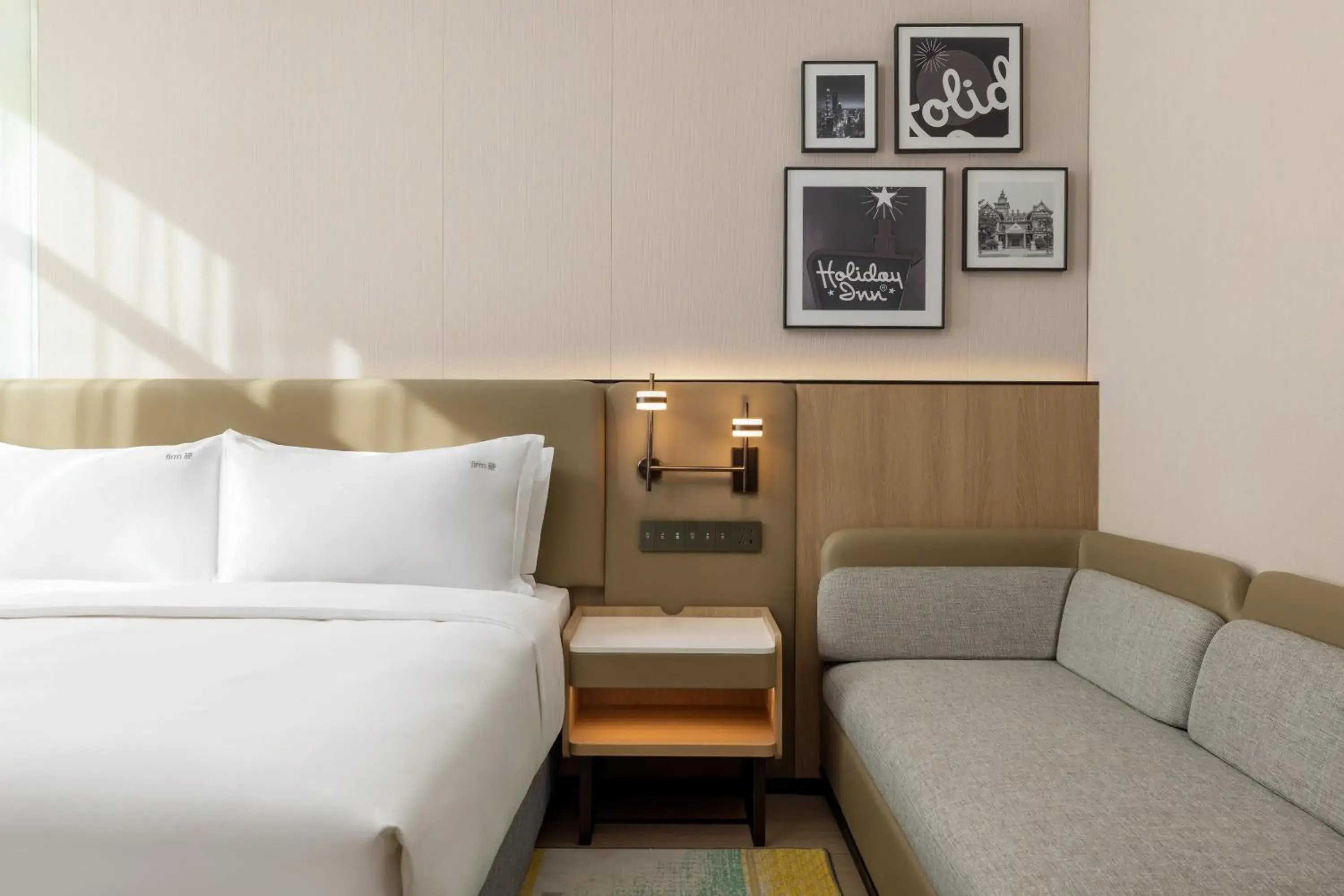 Standard Room in Holiday Inn Shanghai Tourism Zone by IHG Standard Room in Holiday Inn Shanghai Tourism Zone by IHG