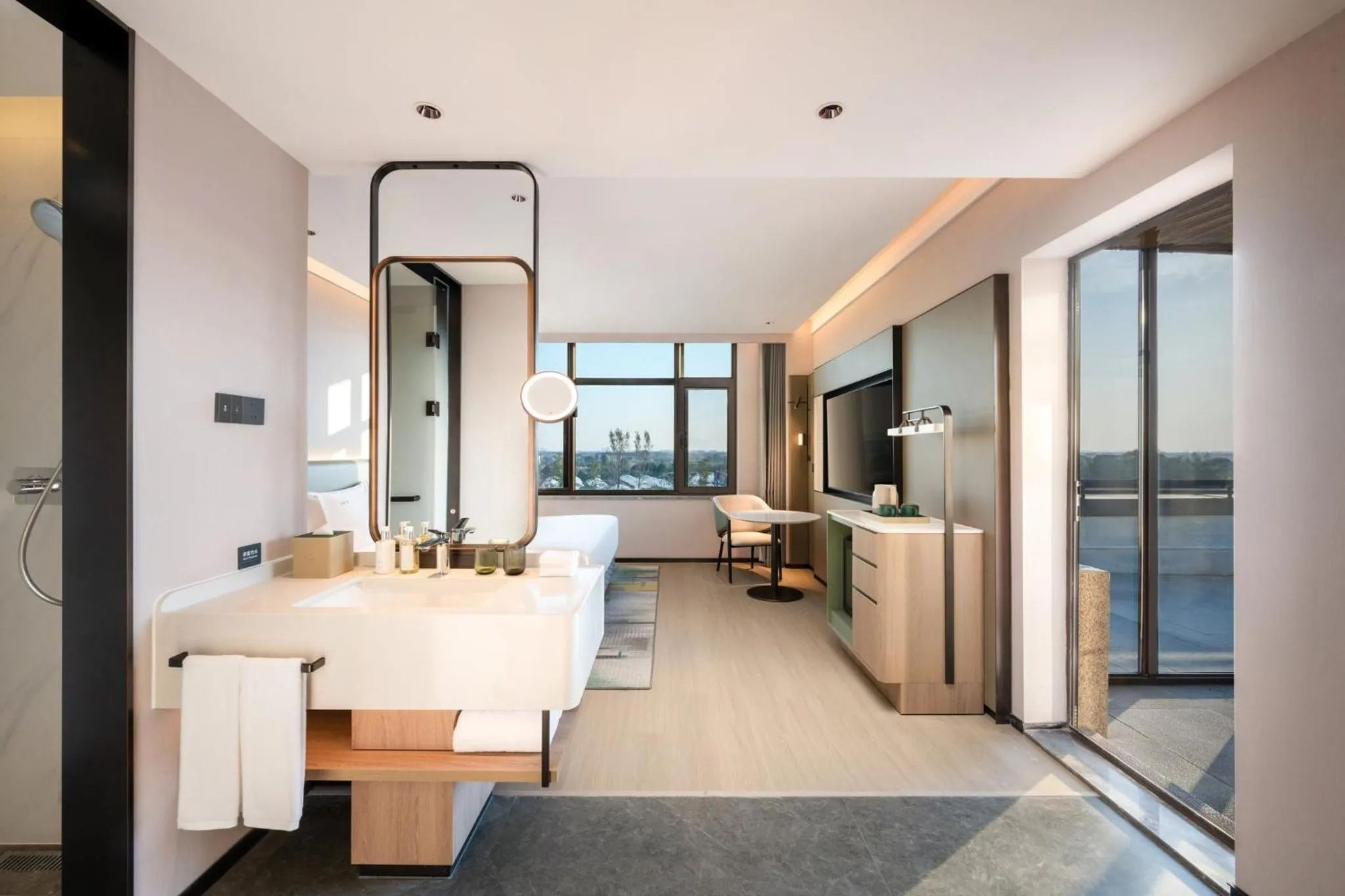 Photo of the whole room in Holiday Inn Shanghai Tourism Zone by IHG