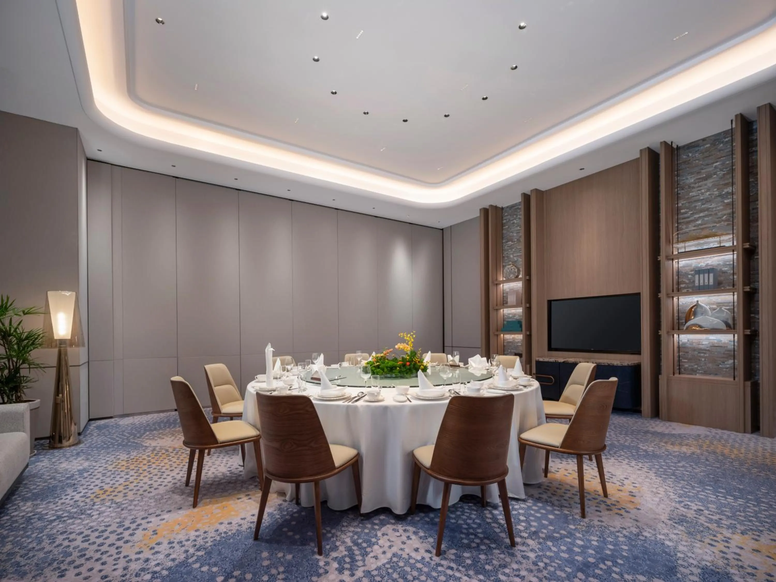 Restaurant/places to eat in Holiday Inn Qingdao CBD by IHG