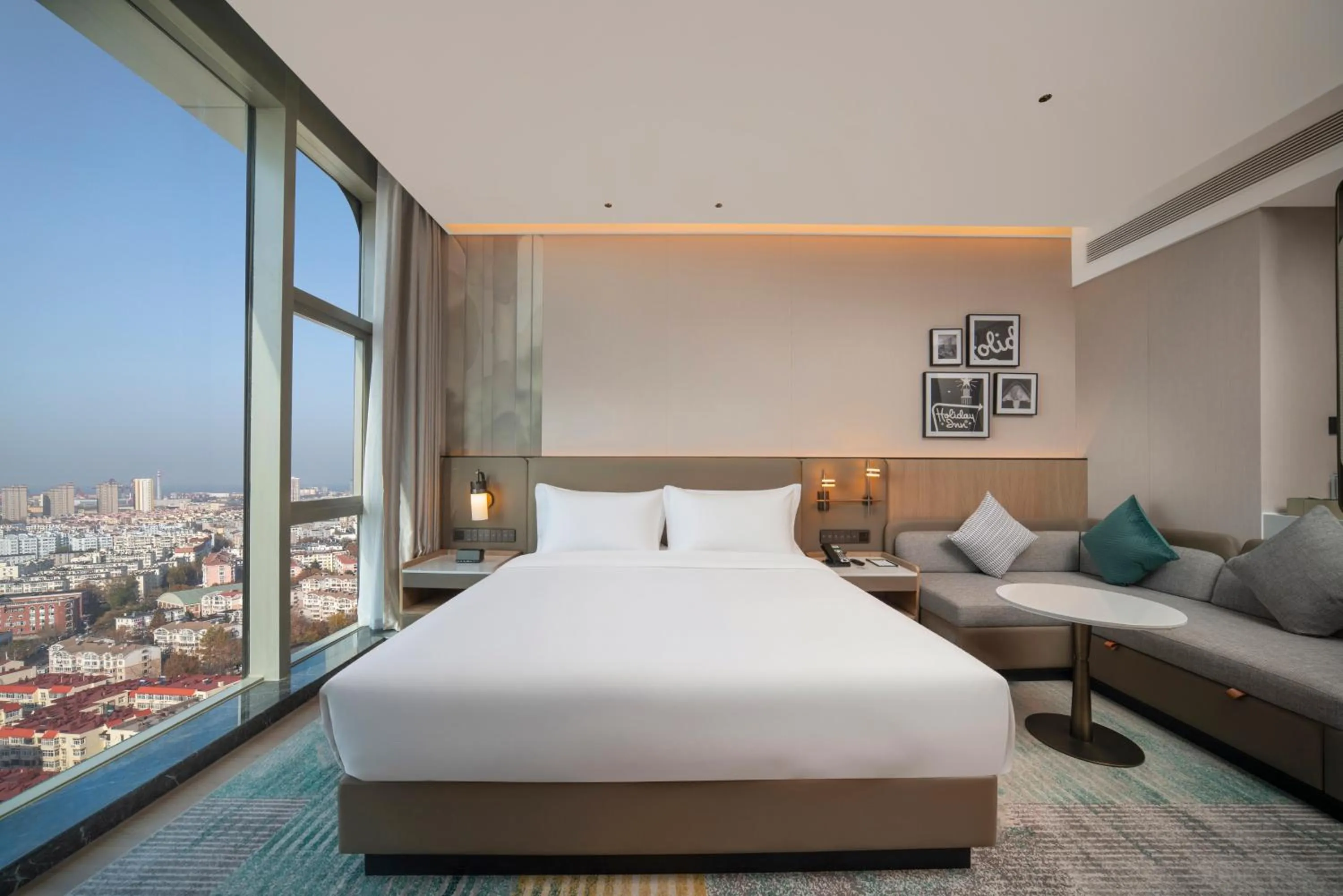 Bed in Holiday Inn Qingdao CBD by IHG