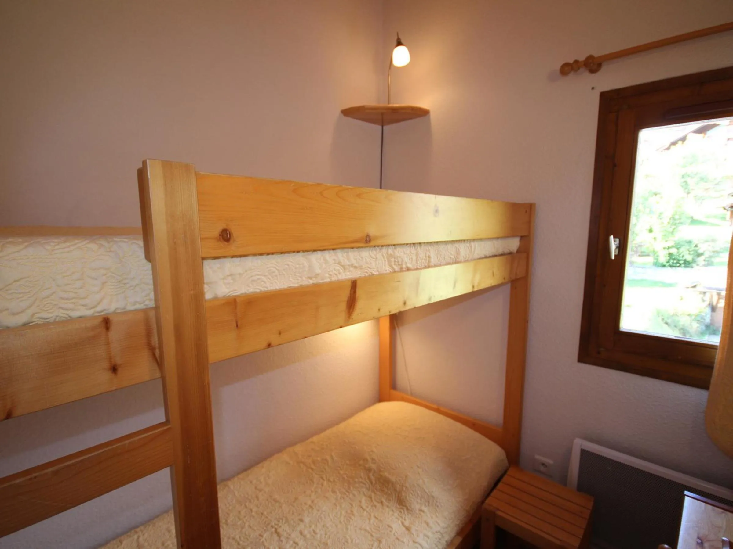 Bed in Les Saisies - Appartement Sud 6 pers. avec Balcon - FR-1-293-6