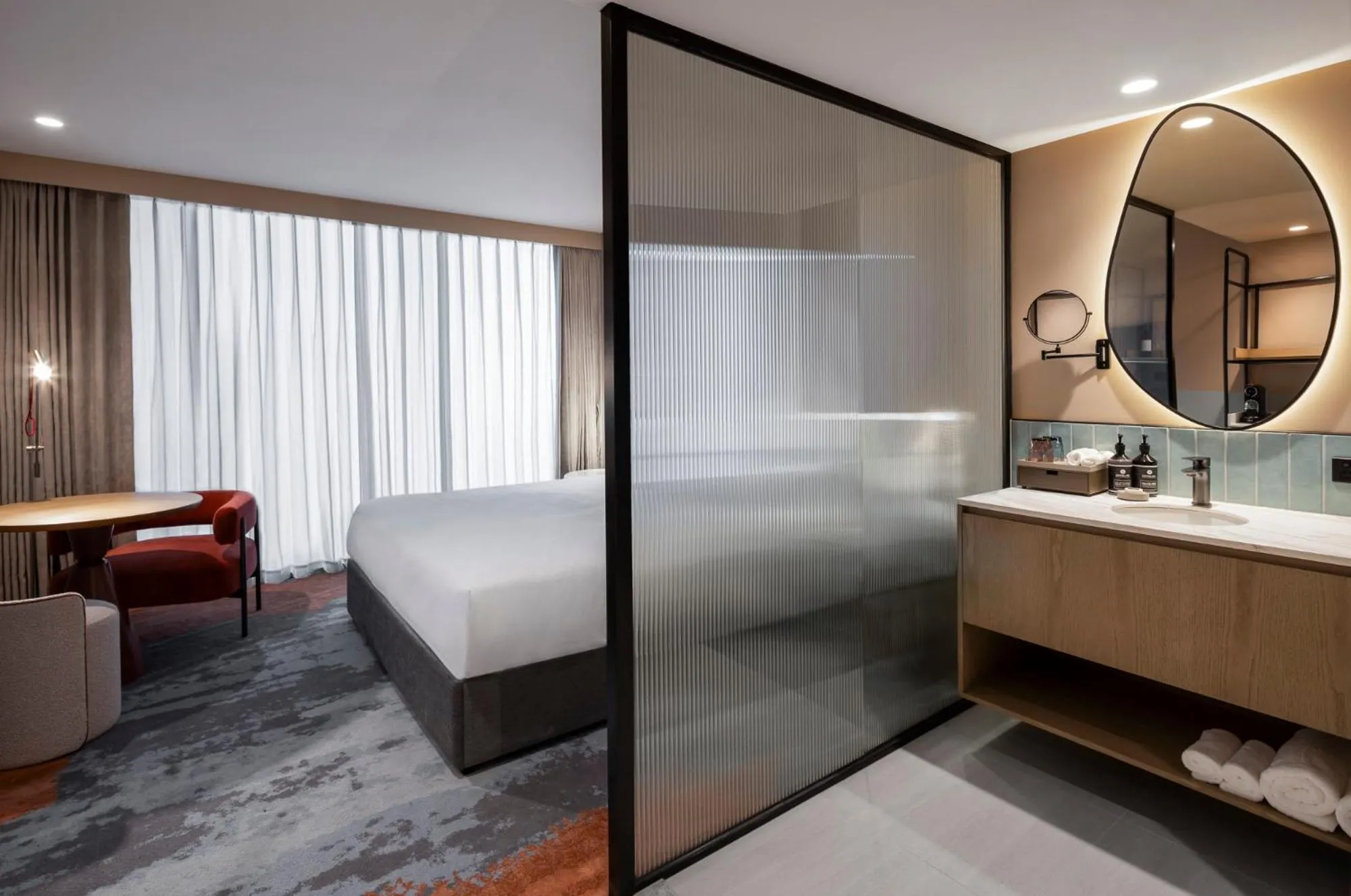 Bedroom, Bed in Mercure Melbourne La Trobe Street