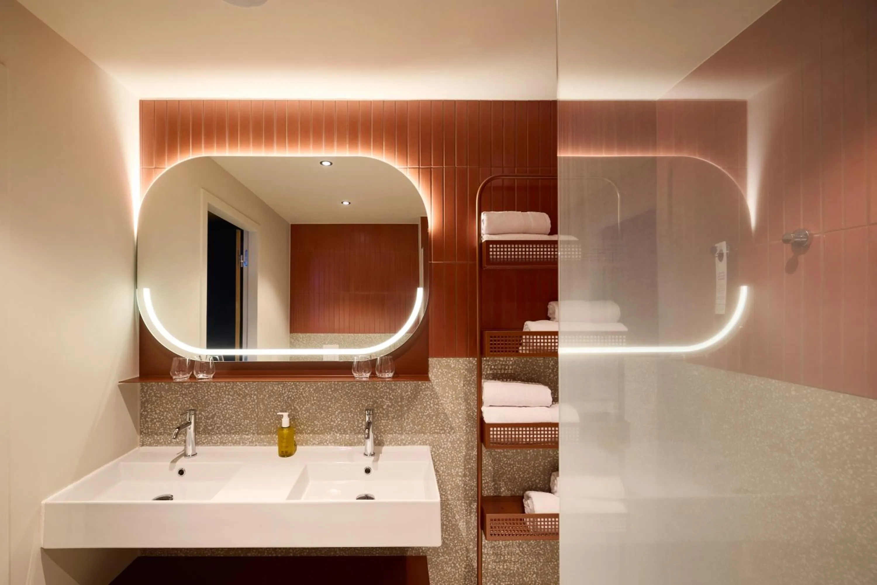 Bathroom, Bed in You Hotel Amiens - Handwritten Collection