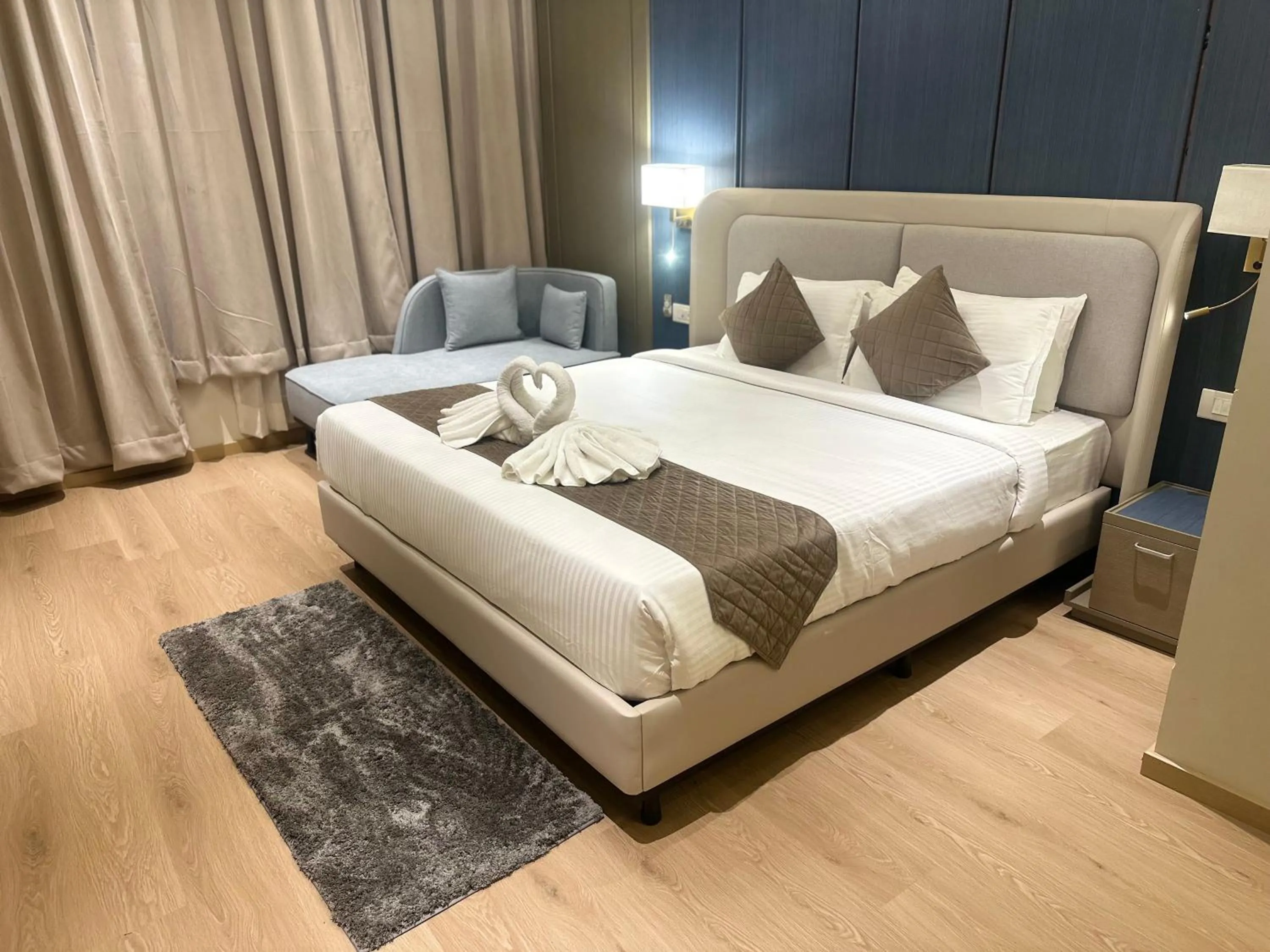 Bed in Hotel Saffron