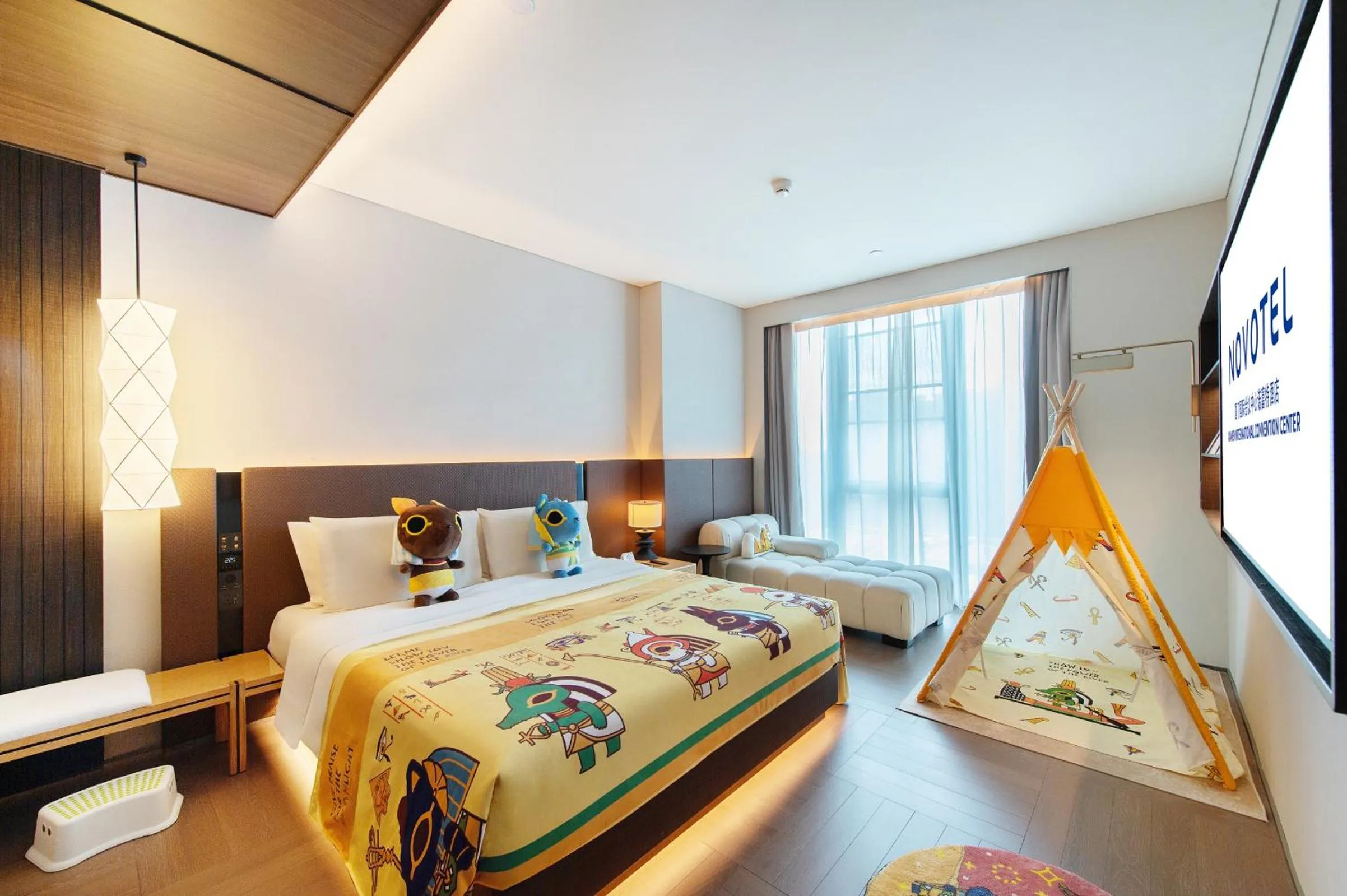 Bedroom, Bed in Novotel Xiamen International Convention Center