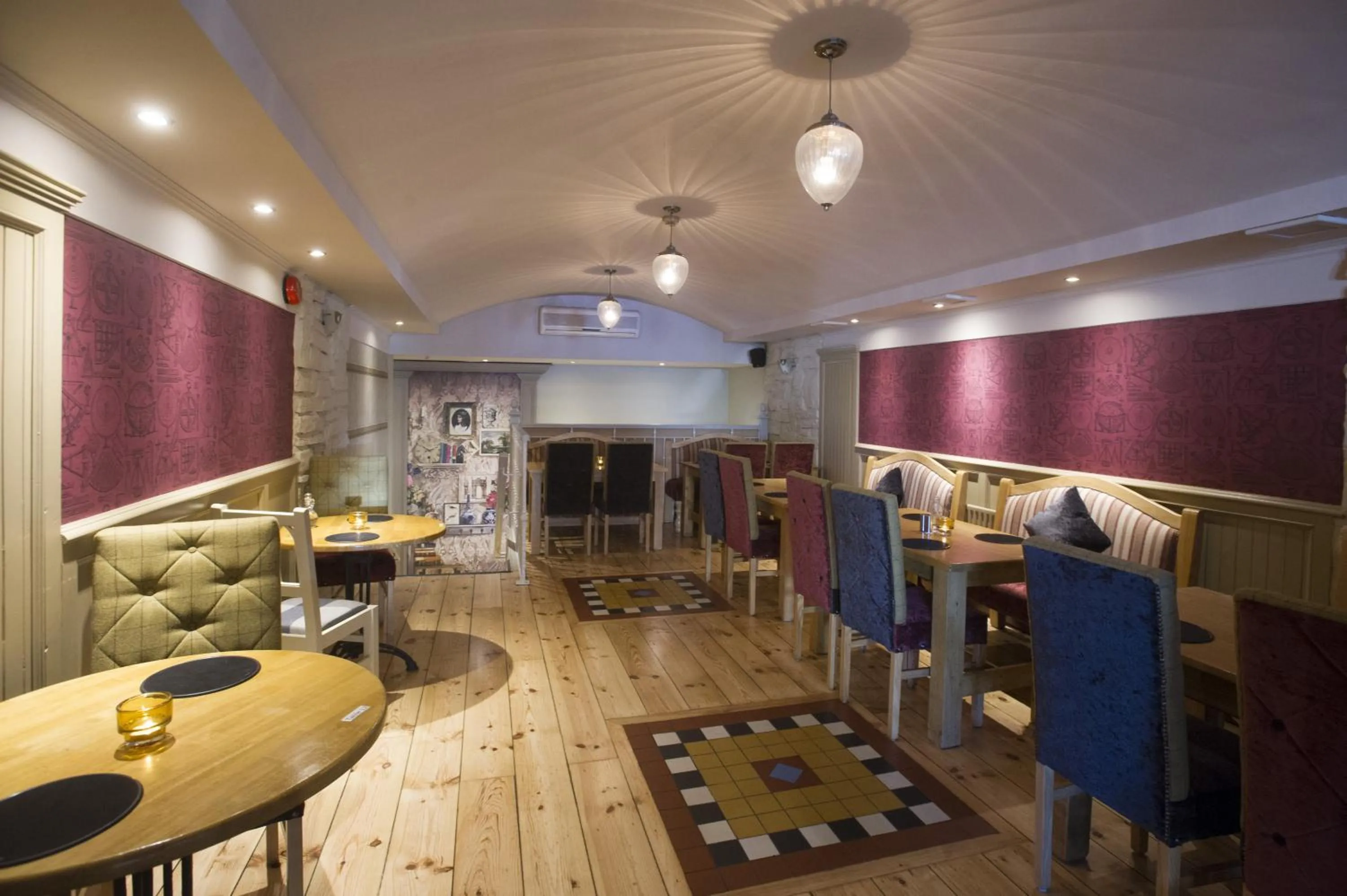 Restaurant/places to eat in The Tailor's House Guest Rooms