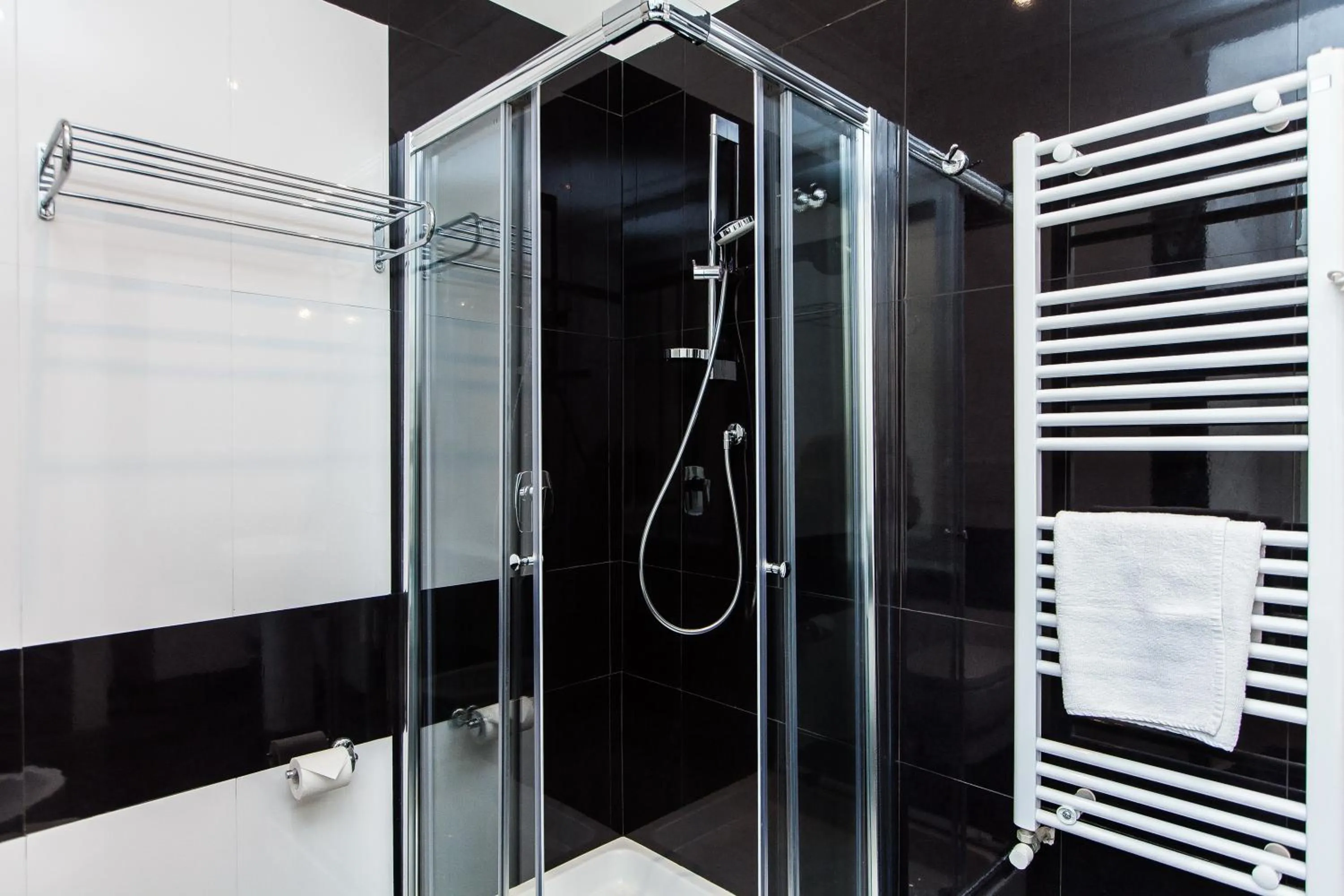 Bathroom in Guest's Heaven