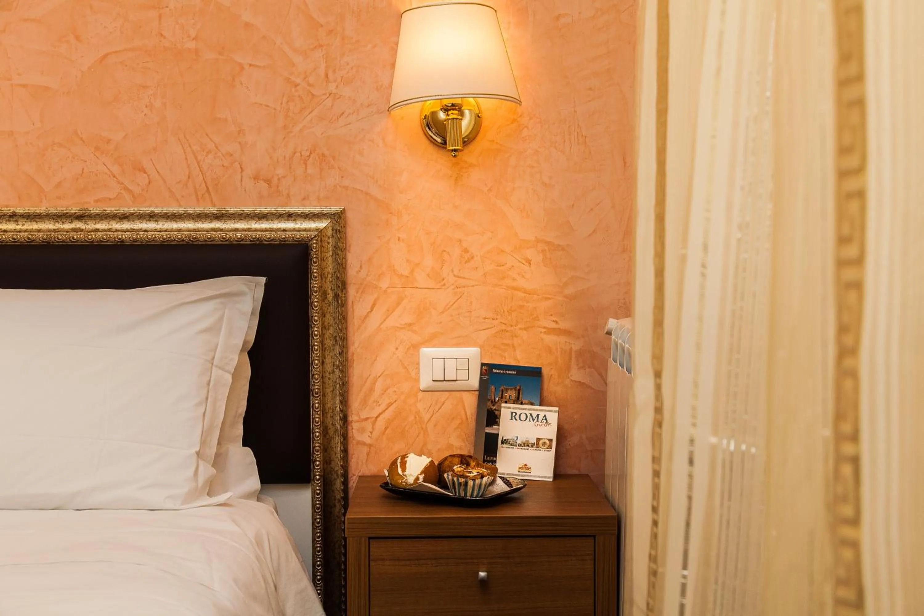 Decorative detail, Bed in Guest's Heaven