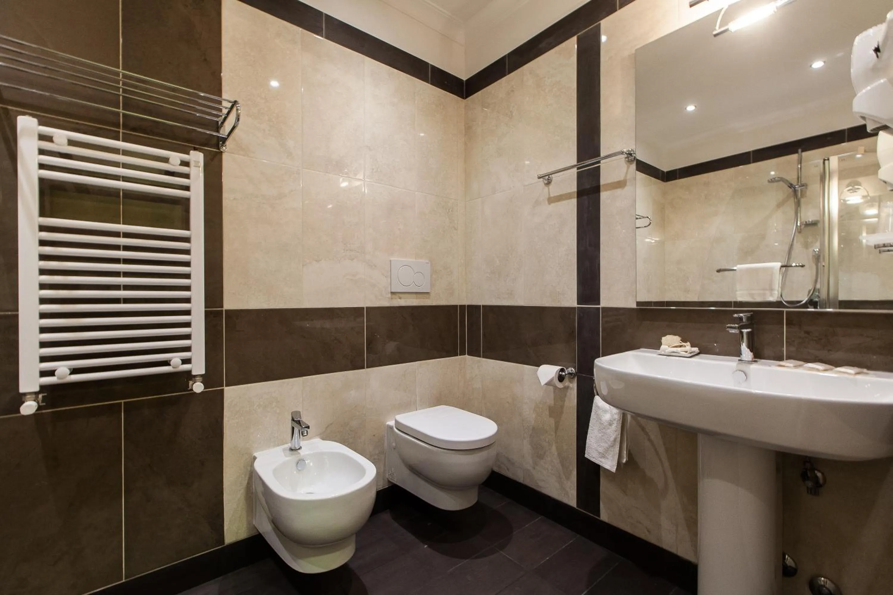 Bathroom in Guest's Heaven