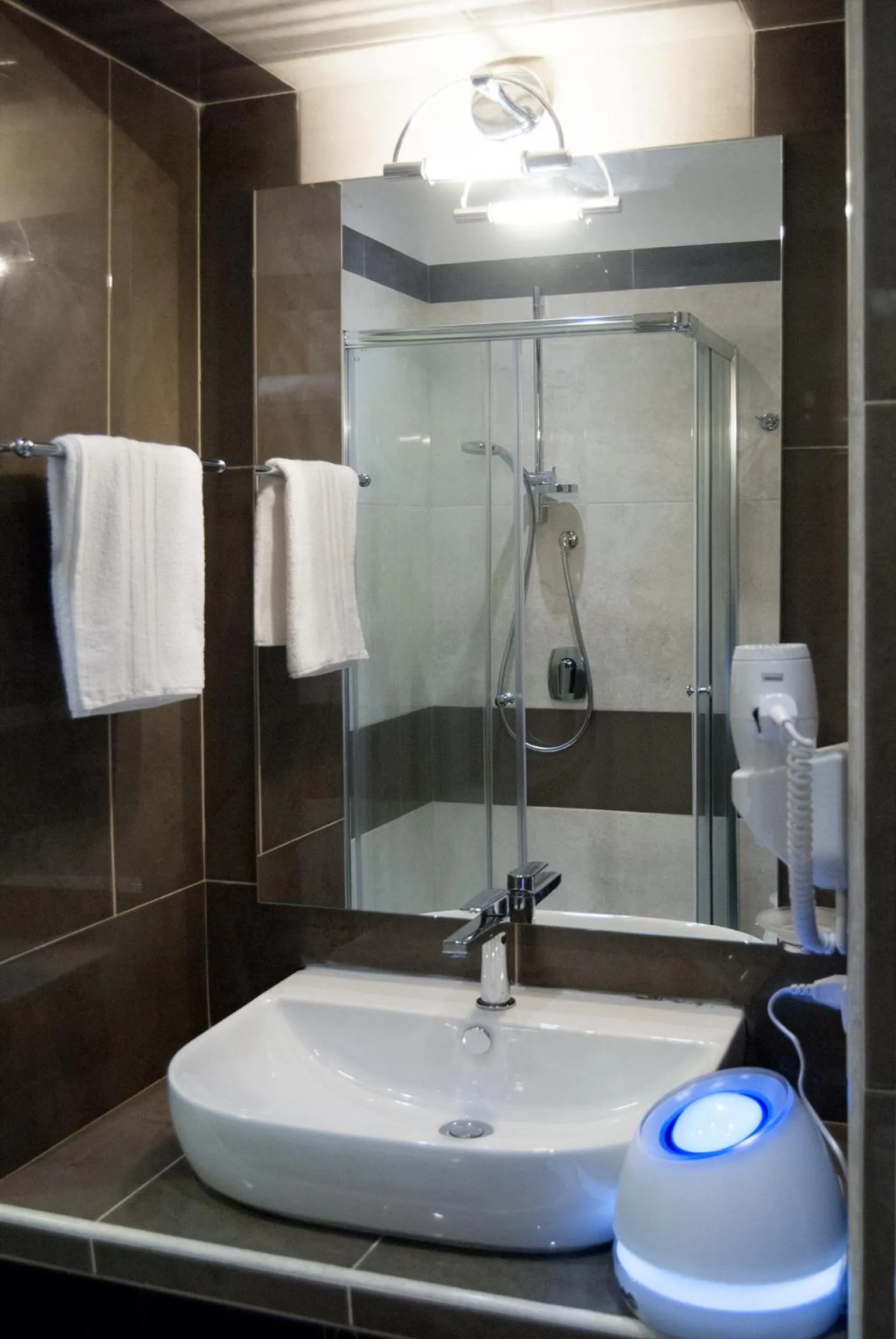 Bathroom in Guest's Heaven