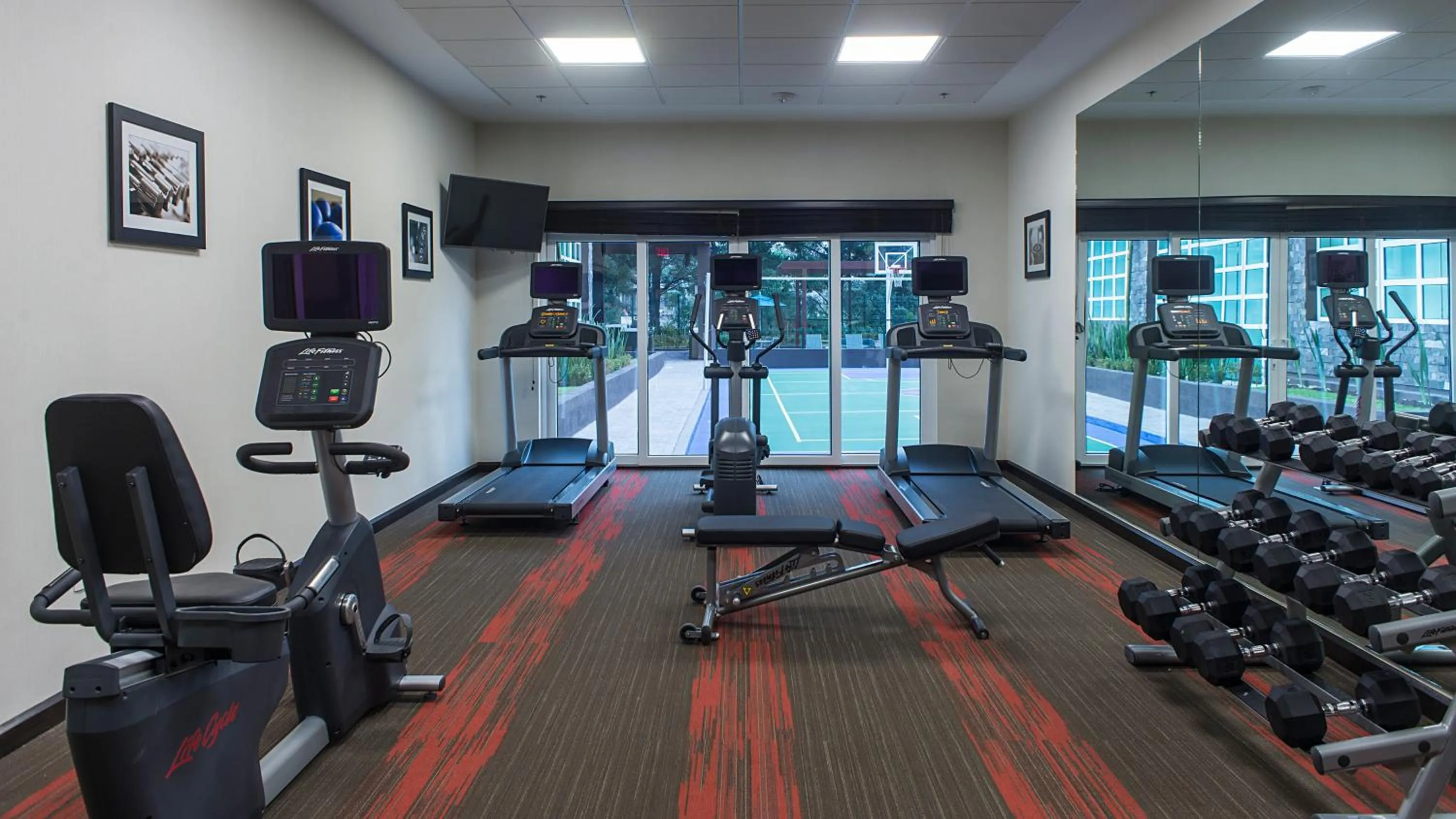 Fitness centre/facilities in Staybridge Suites Puebla by IHG