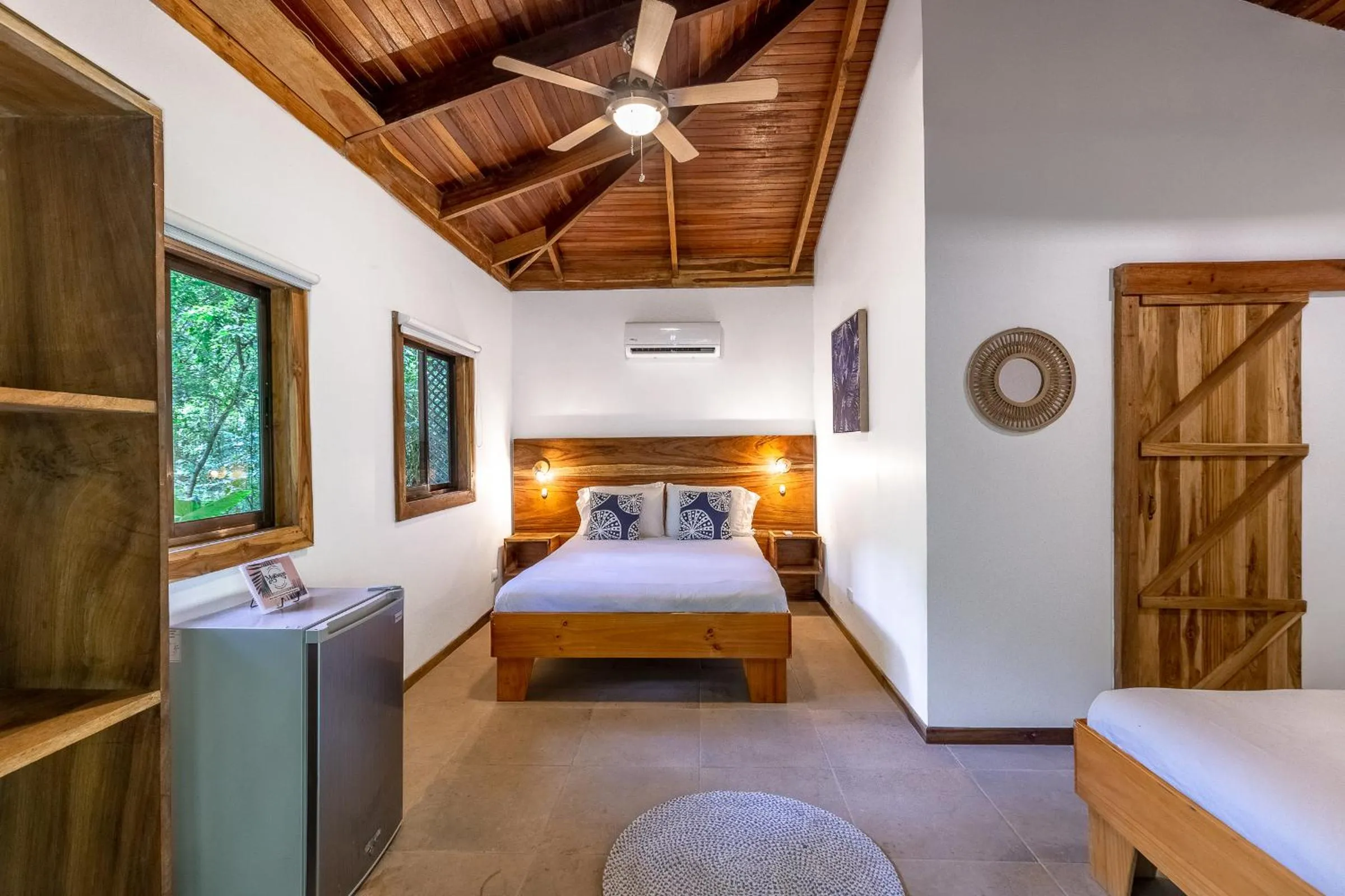Bedroom, Bed in Makanas Beach Bungalows