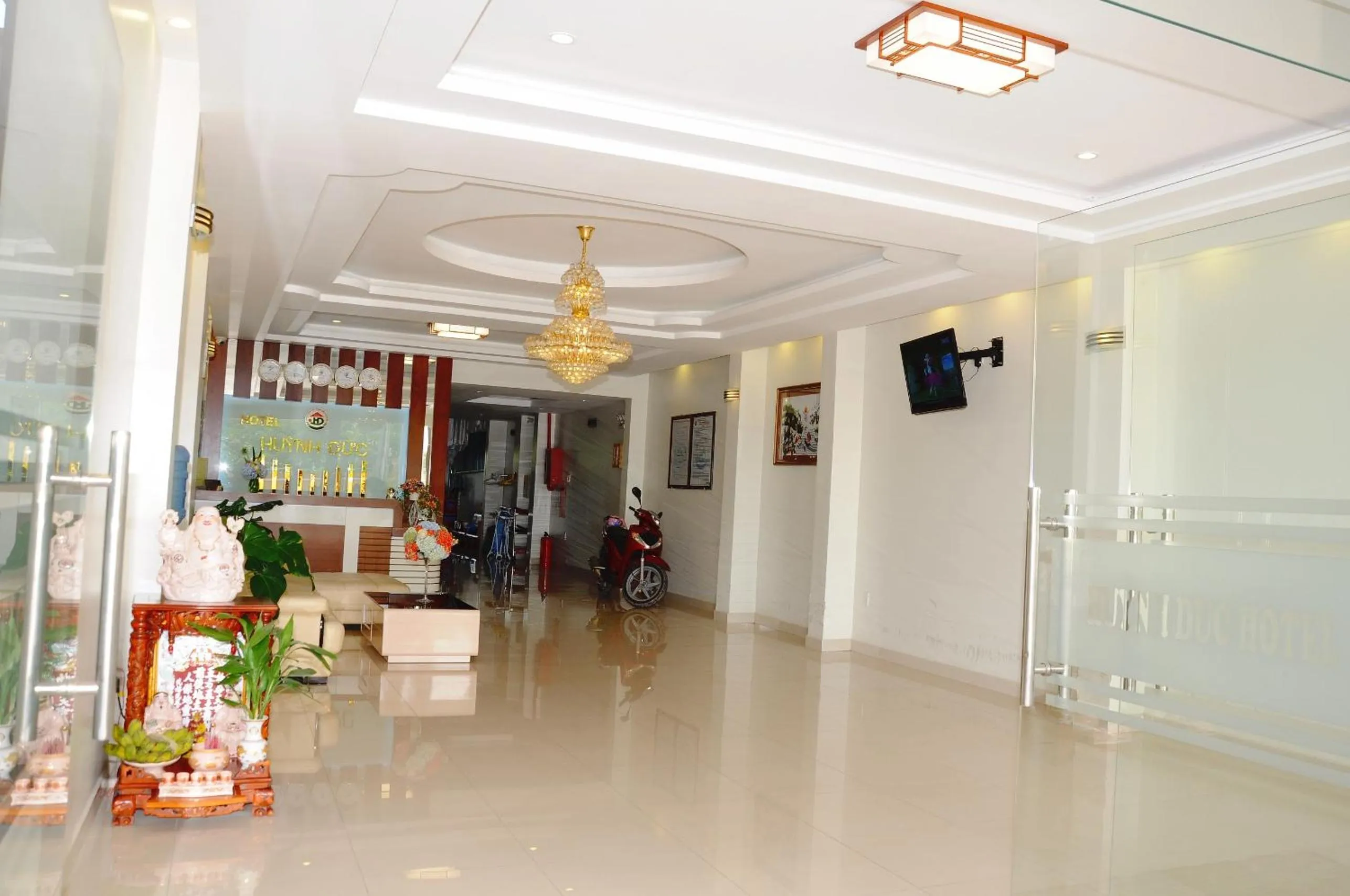 Property building in Huynh Duc Hotel