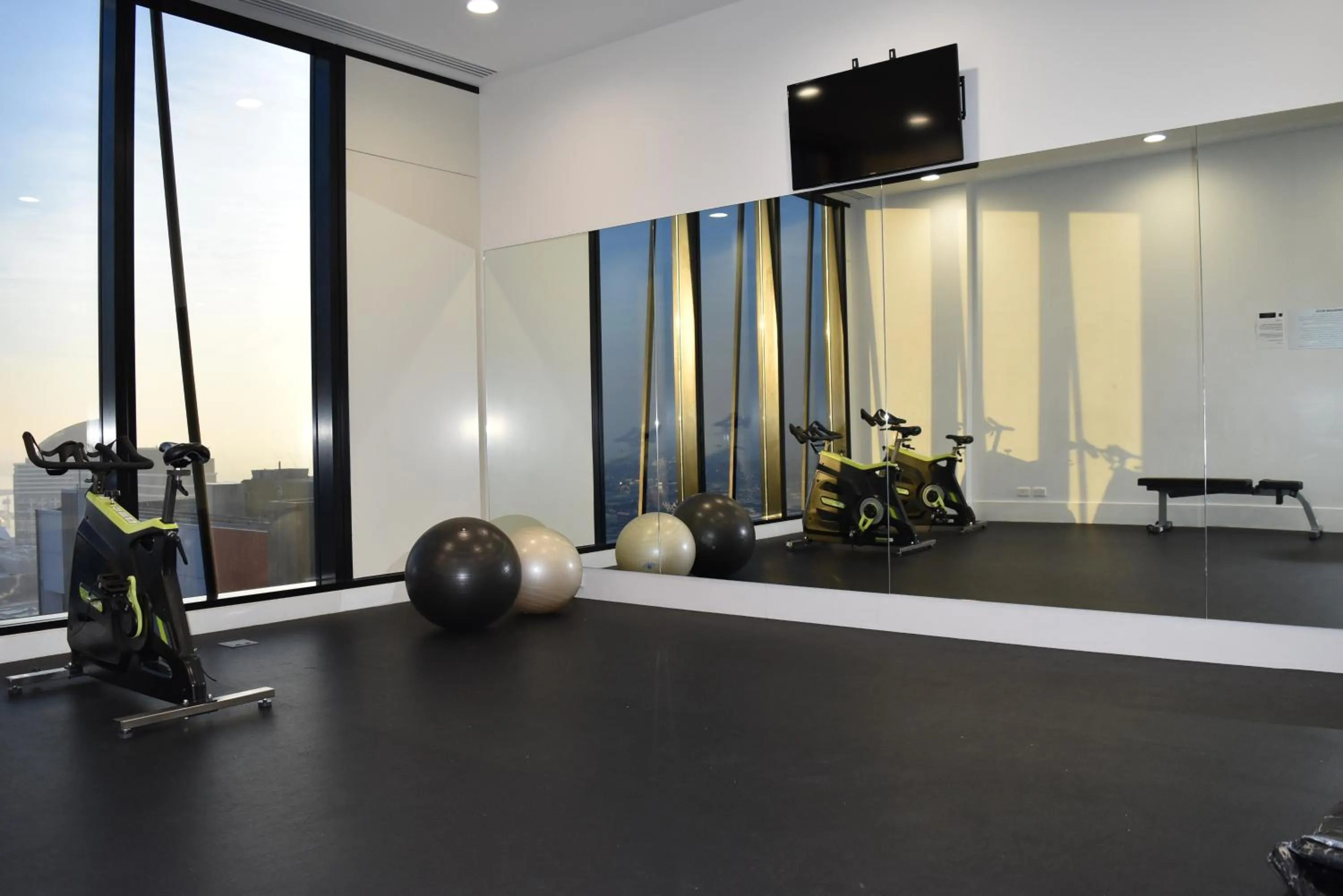 Fitness centre/facilities, Fitness Center/Facilities in Melbourne SkyHigh Apartments