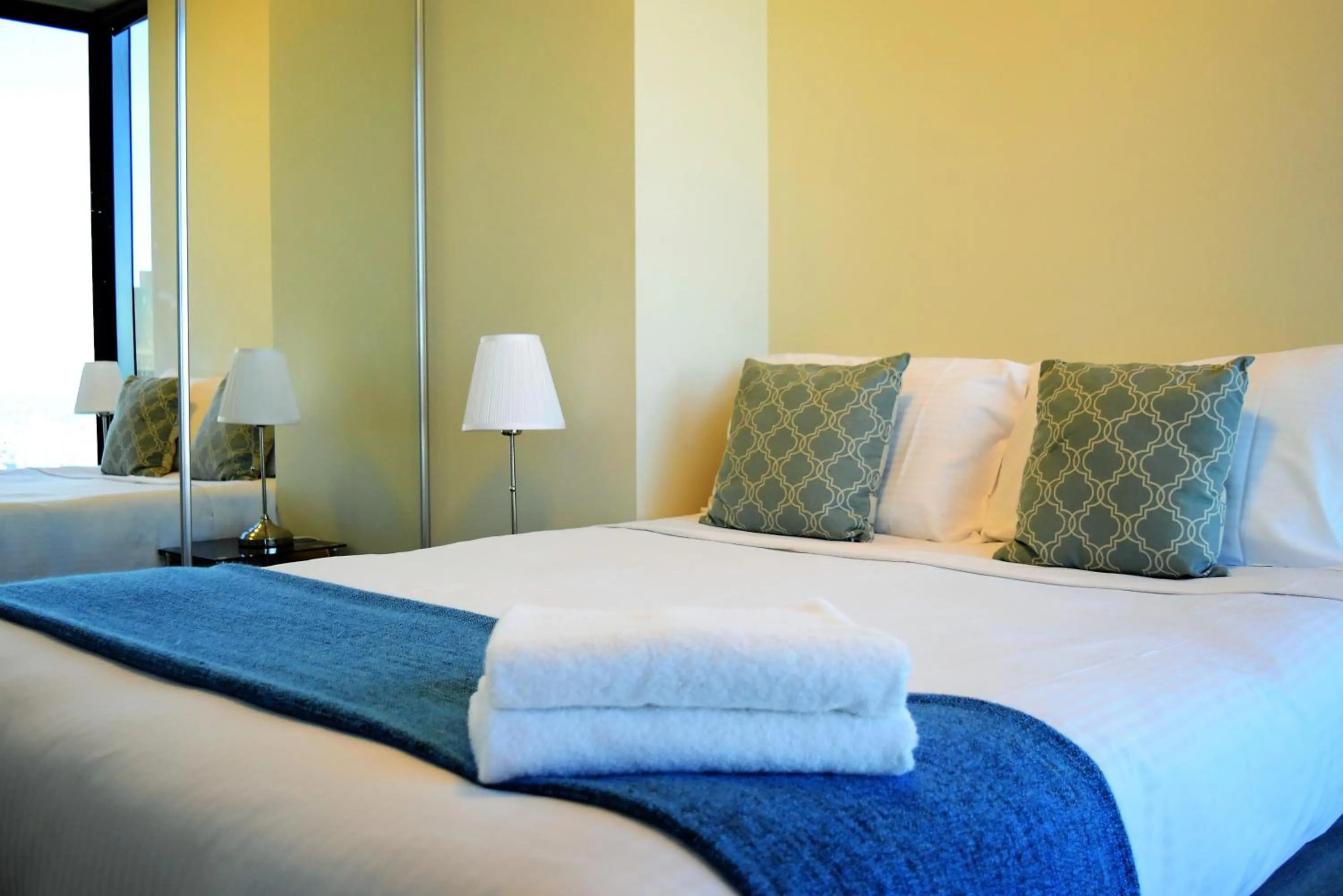 Bed in Melbourne SkyHigh Apartments