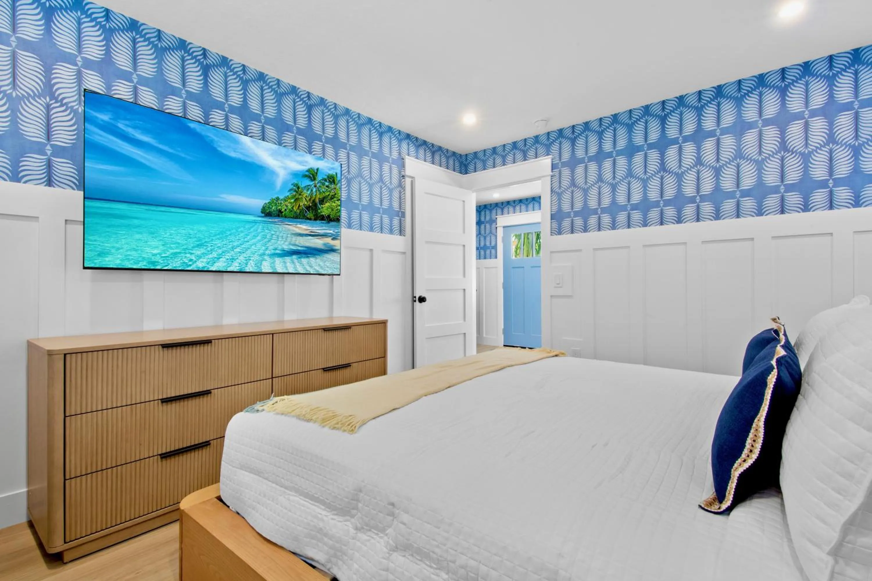 Bed in Azul Resort Siesta Key