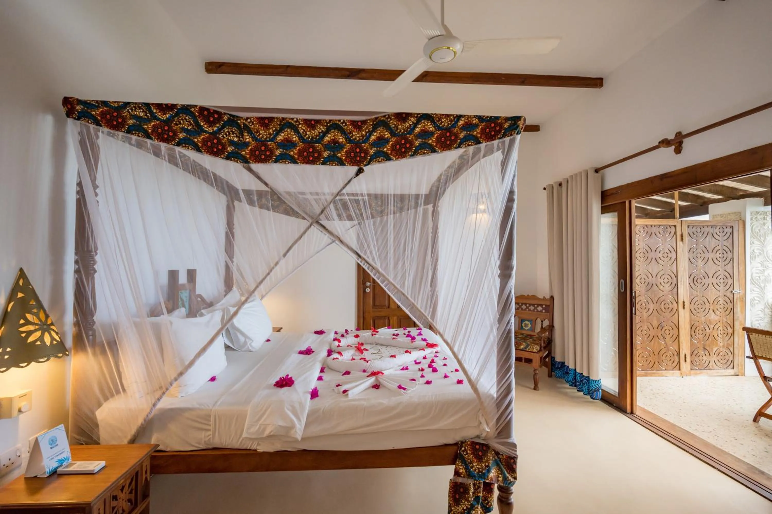 Balcony/Terrace, Bed in Warere Beach