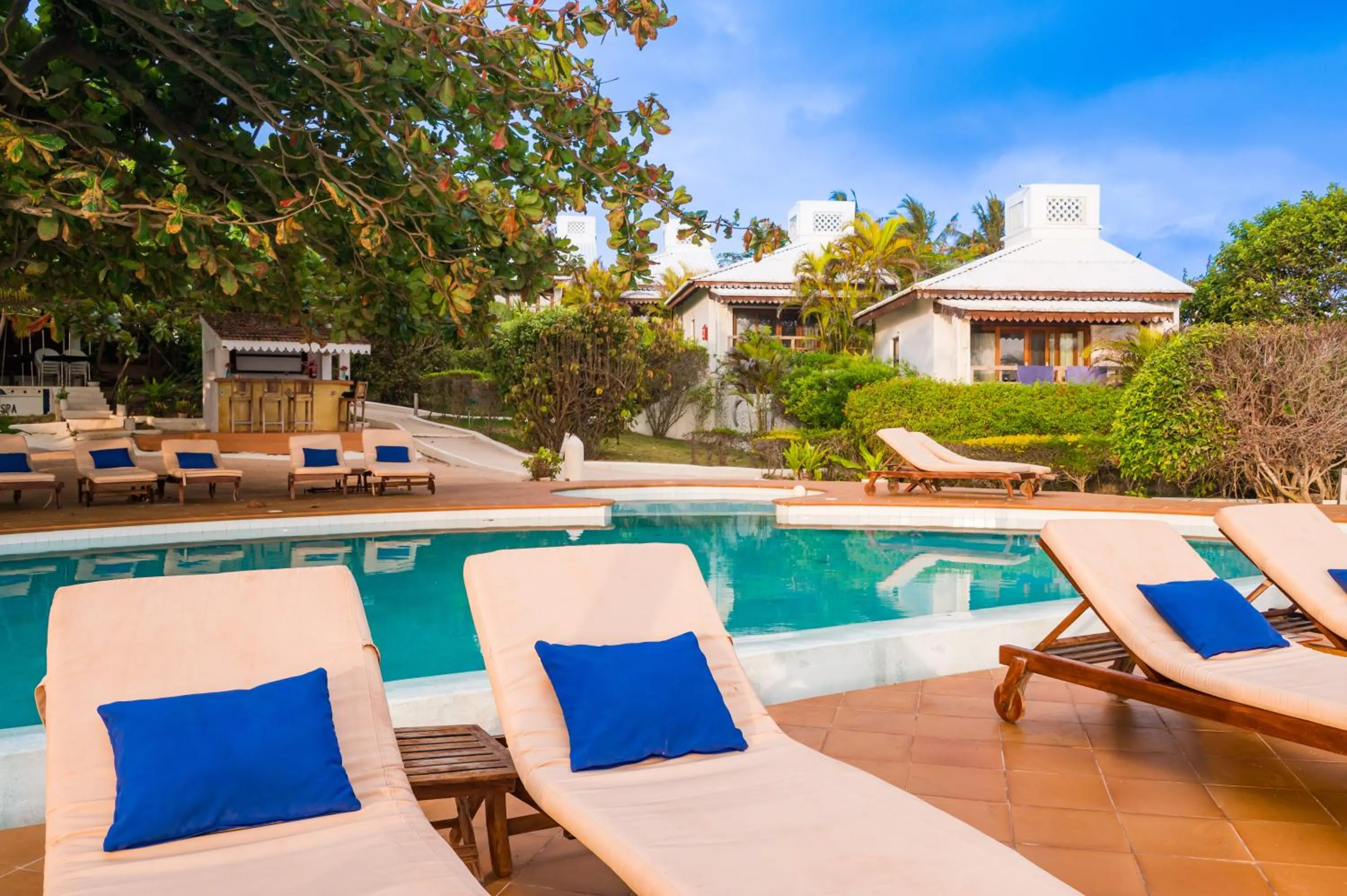 Swimming pool in Warere Beach