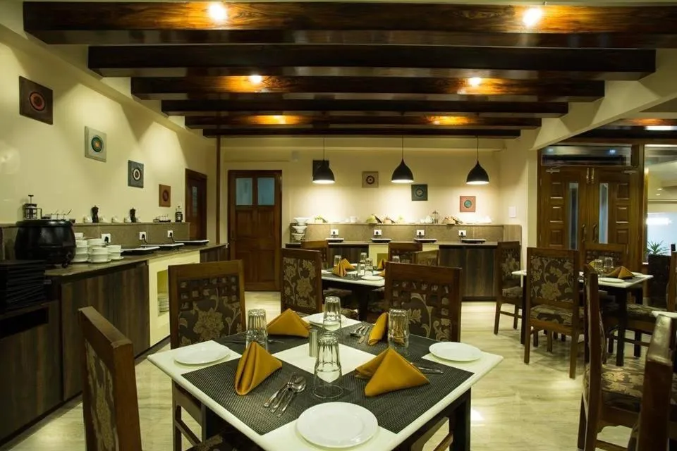 Restaurant/places to eat in New Orchid Lords Inn Gangtok