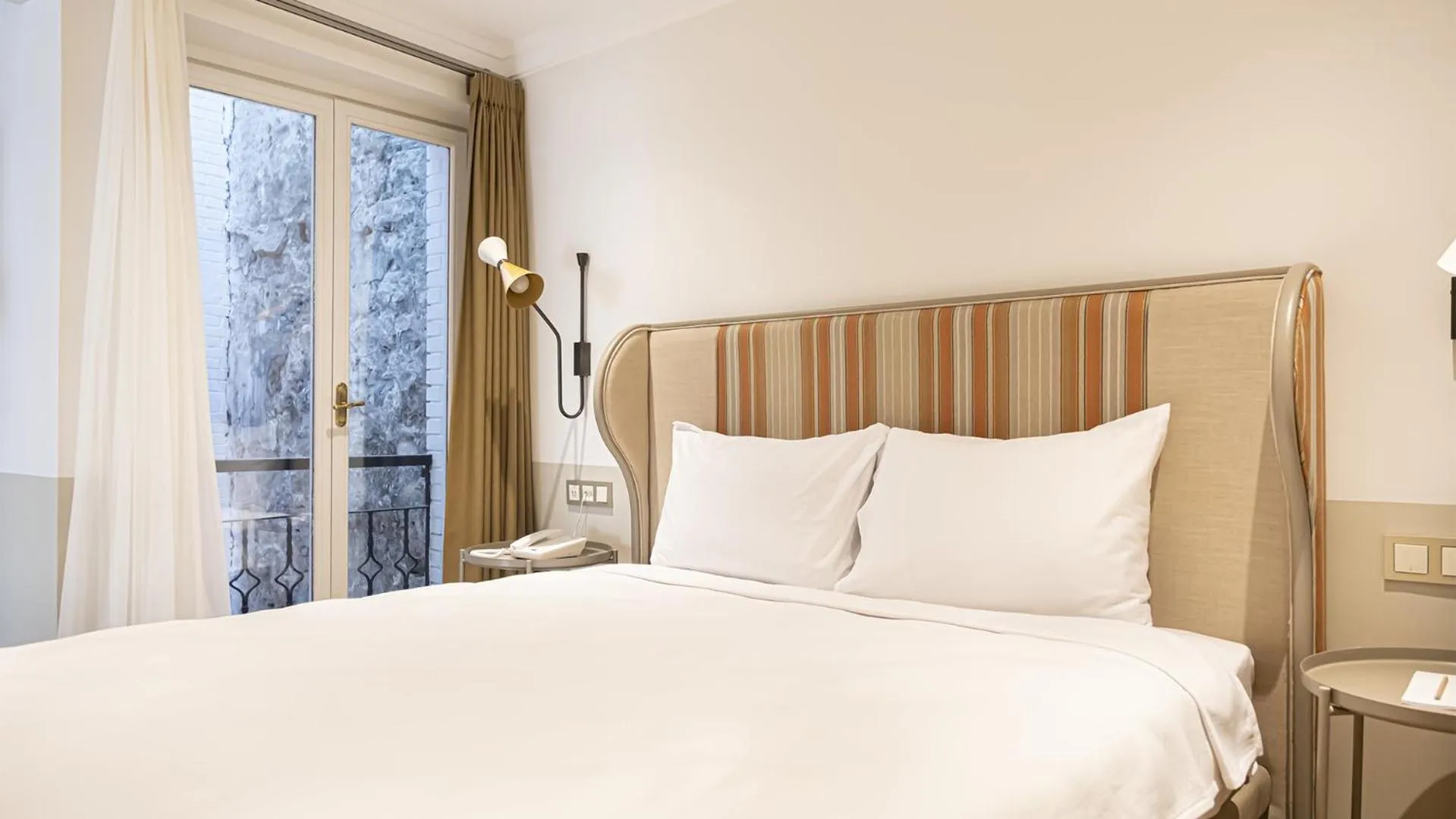 Bed in Ishak Pasa Palace by Joyway Hotels