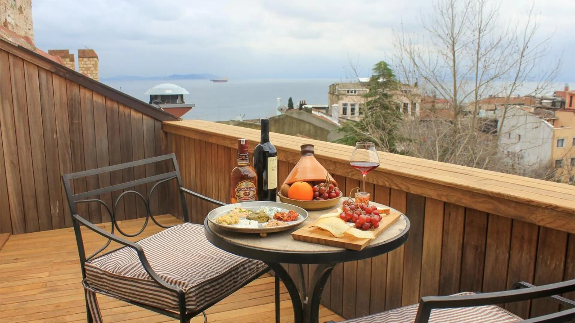 Natural landscape in Ishak Pasa Palace by Joyway Hotels