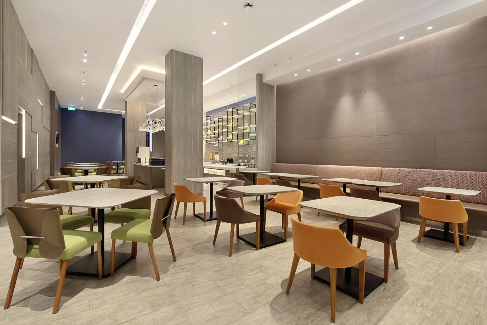 Restaurant/places to eat in Holiday Inn Express Jakarta Wahid Hasyim by IHG