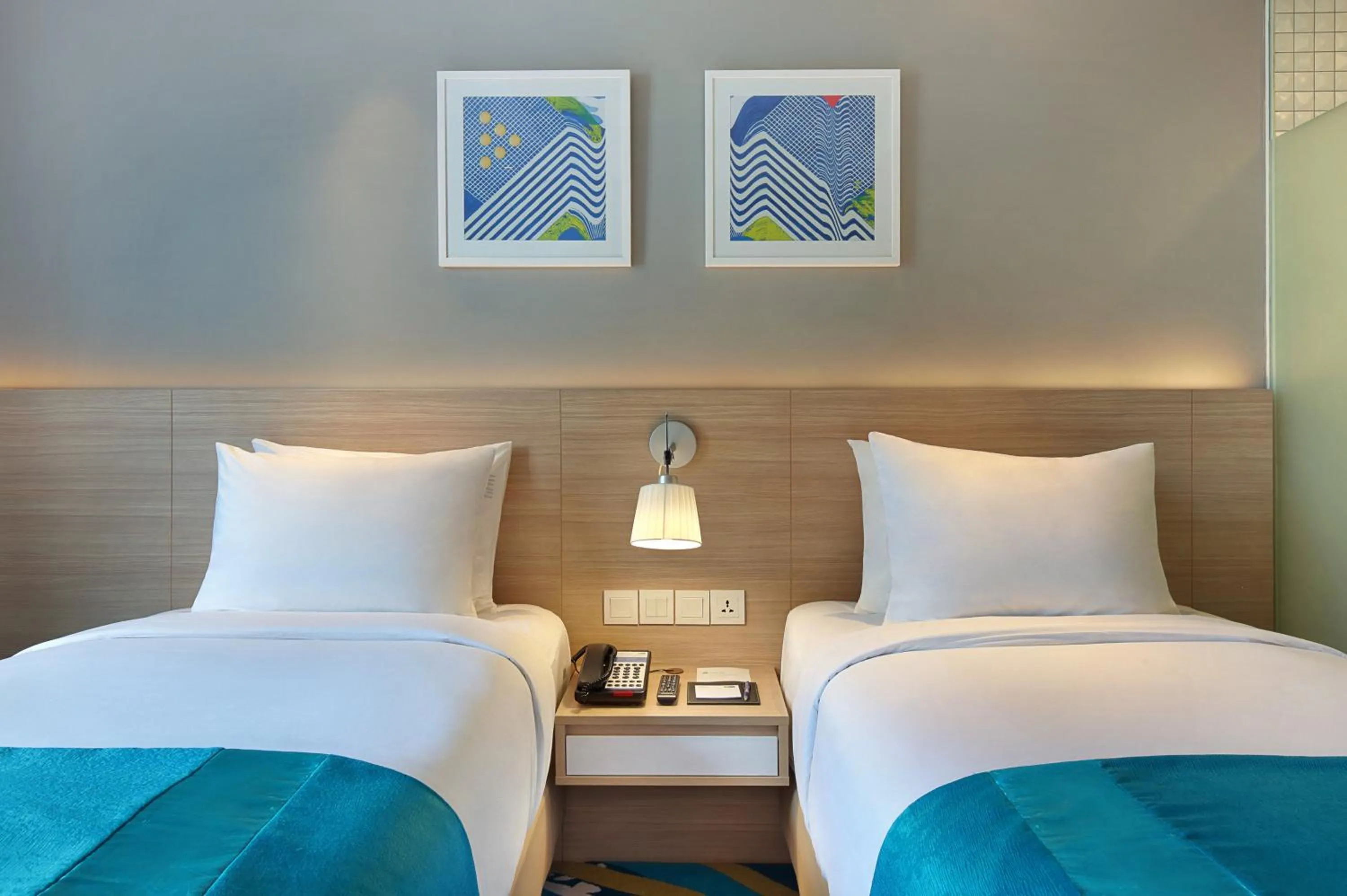 Photo of the whole room, Bed in Holiday Inn Express Jakarta Wahid Hasyim by IHG