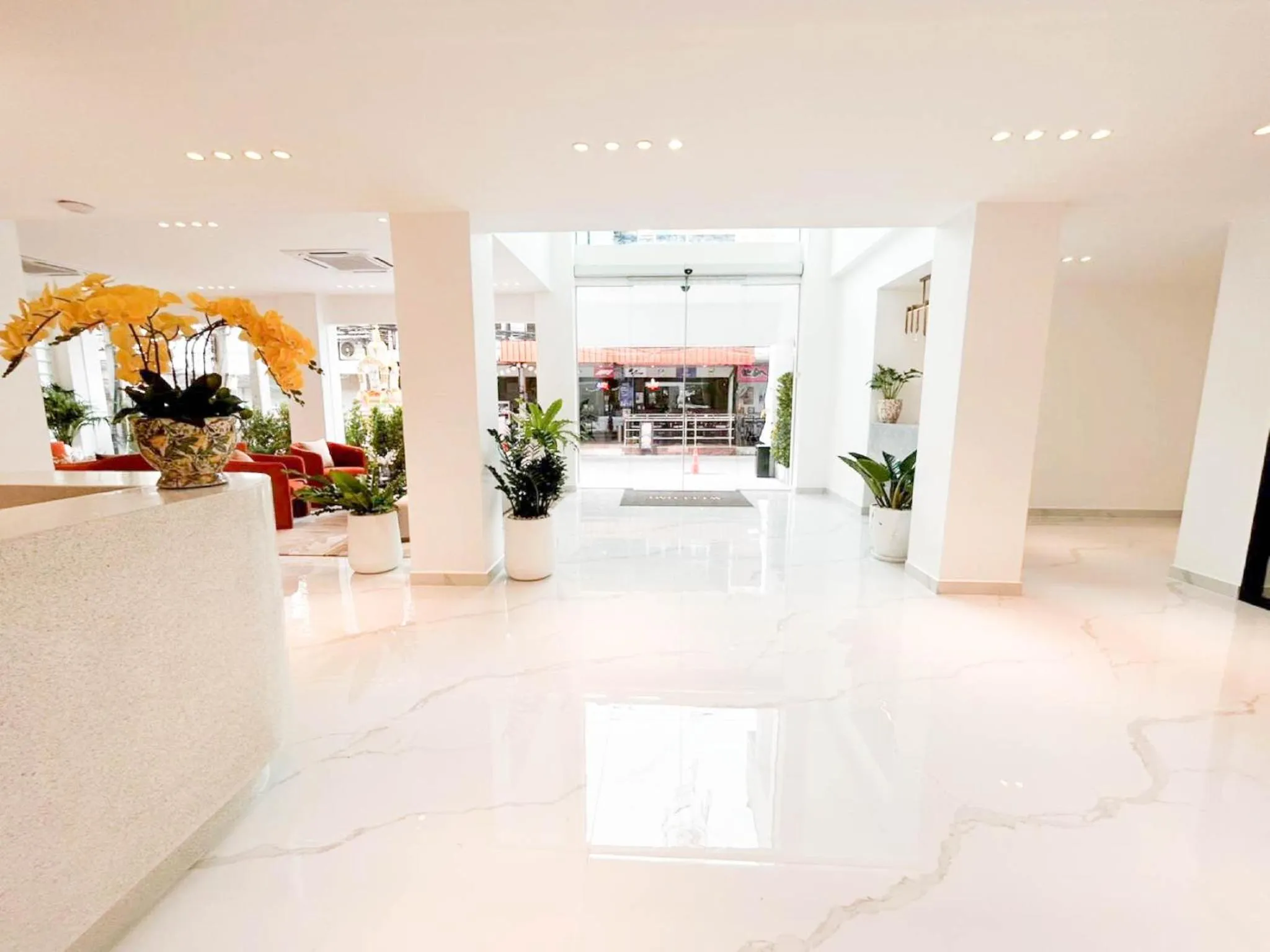 Lobby or reception in The One Bay Breeze