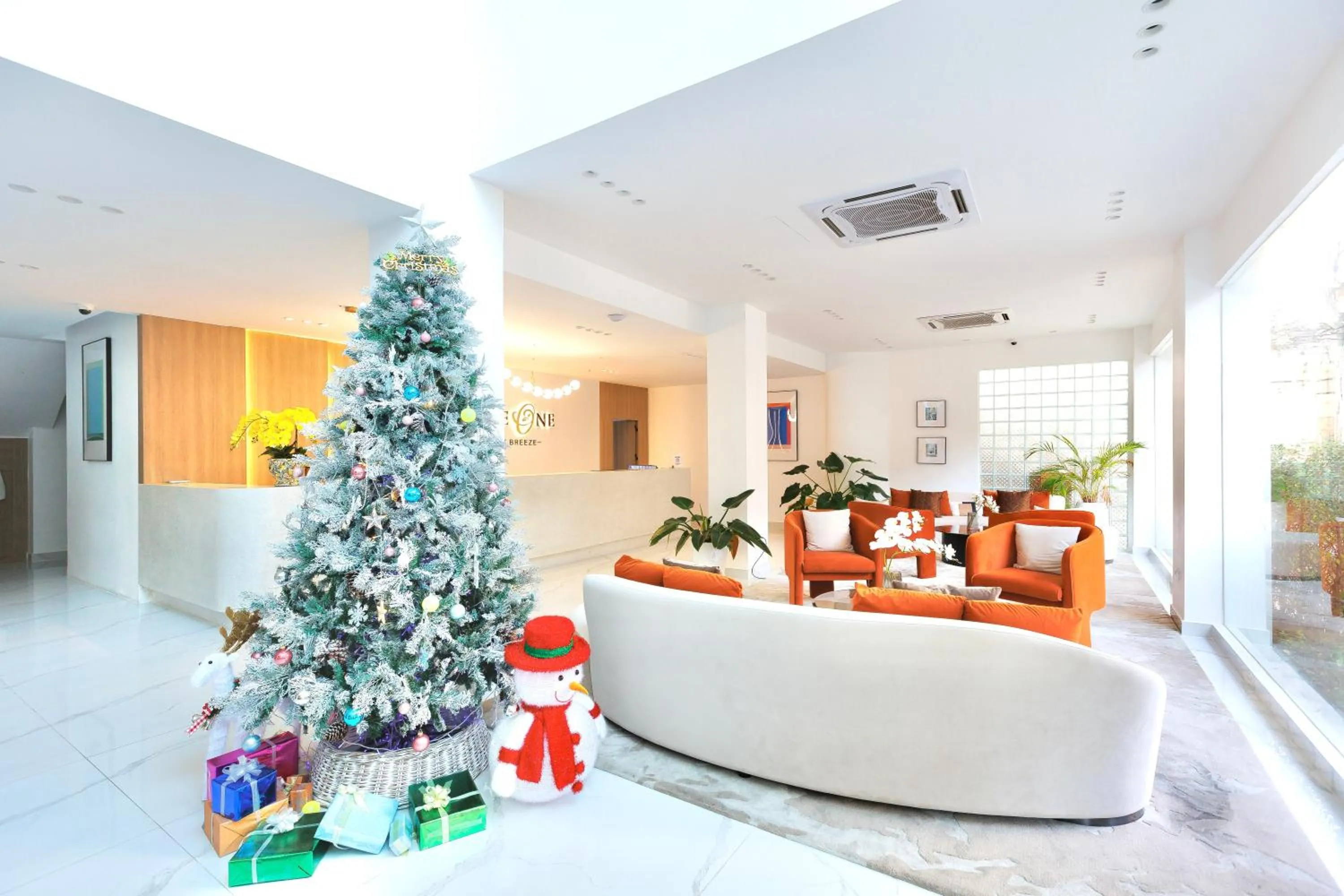 Lobby or reception in The One Bay Breeze