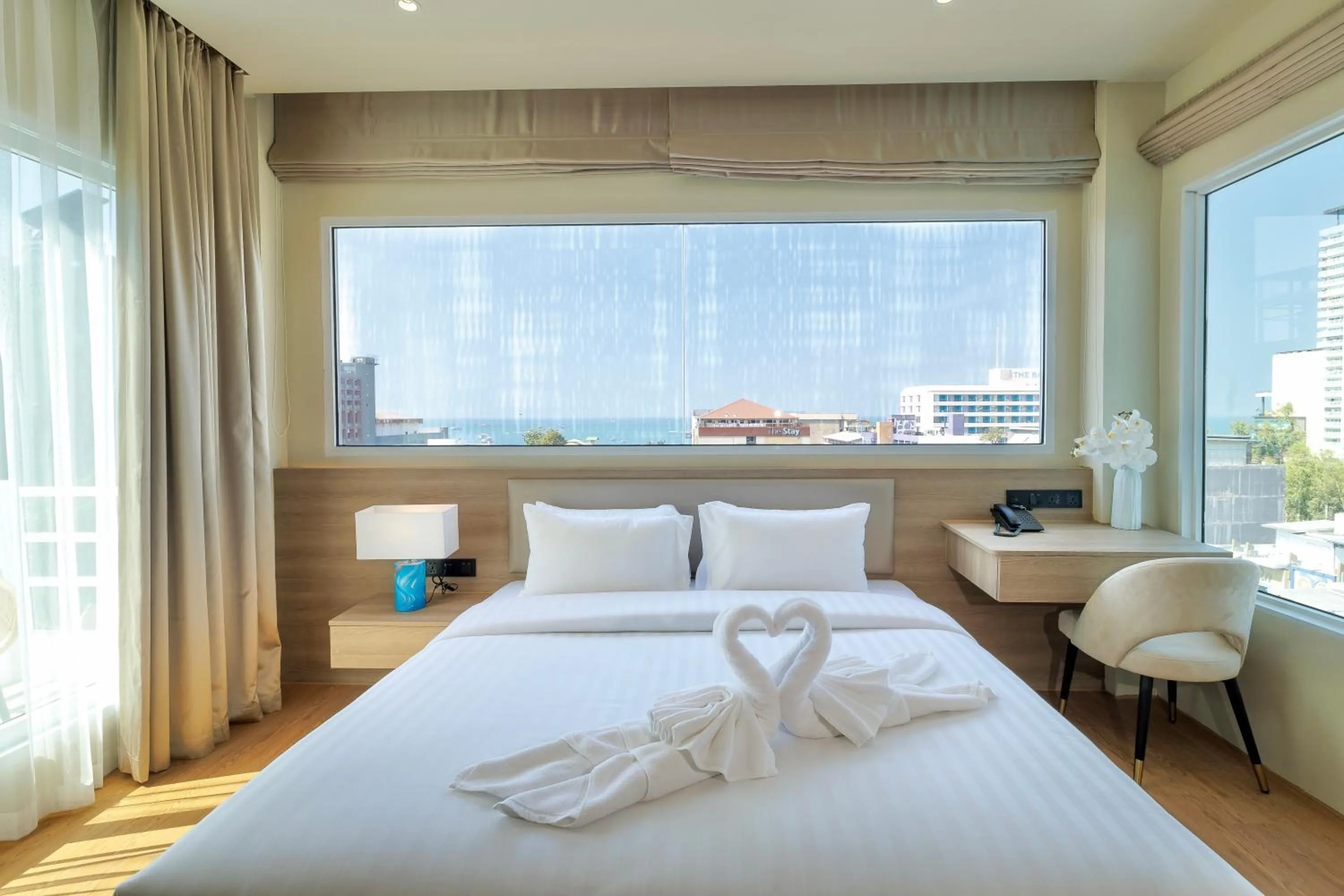 View (from property/room), Bed in The One Bay Breeze