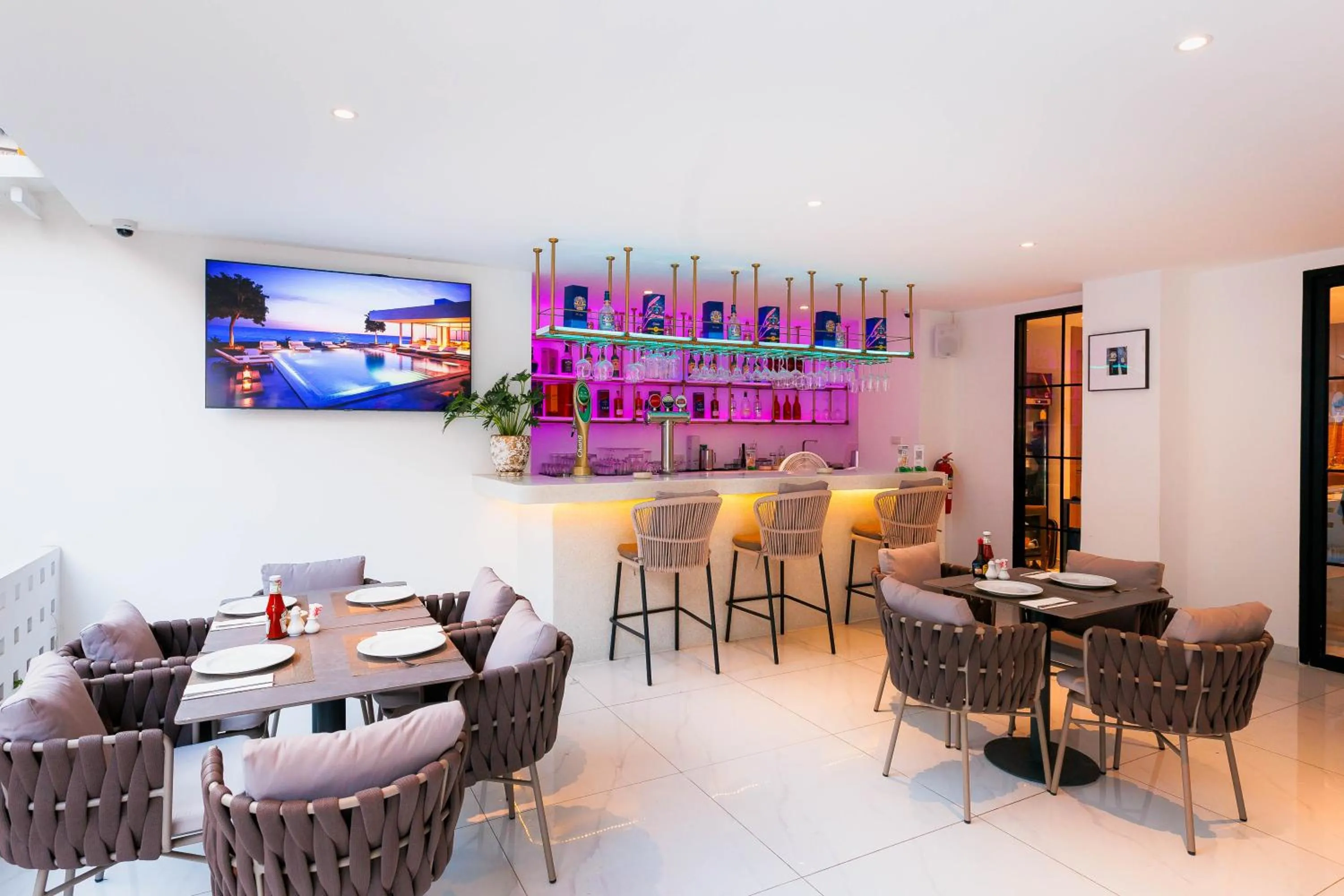 Lounge or bar in The One Bay Breeze