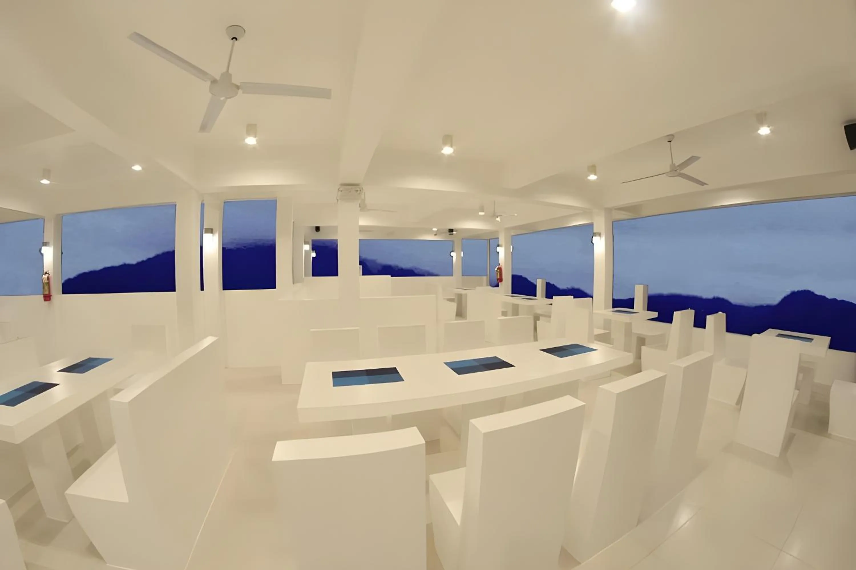 Restaurant/places to eat in Coron Bluewave Hotel