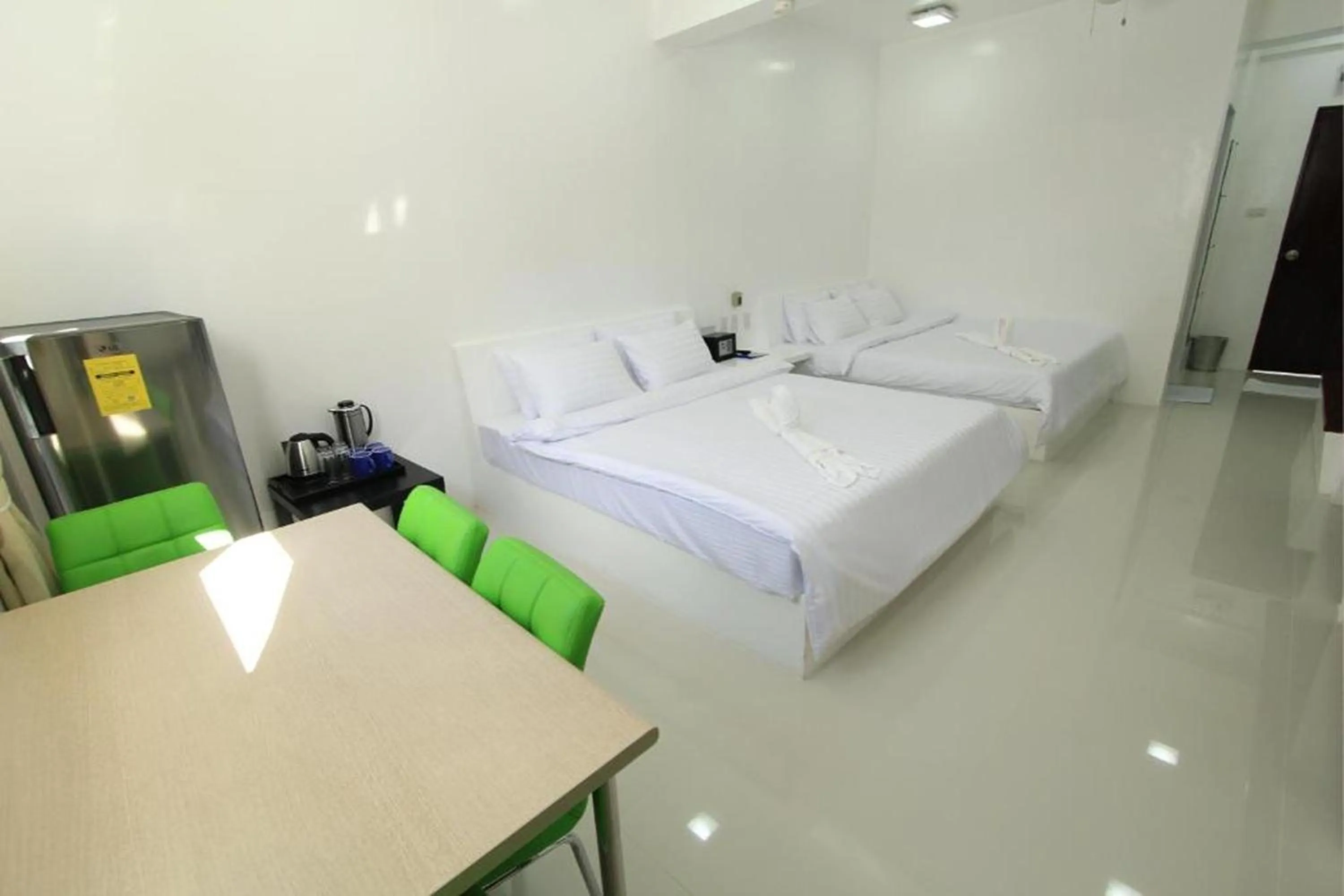 Bedroom, Bed in Coron Bluewave Hotel