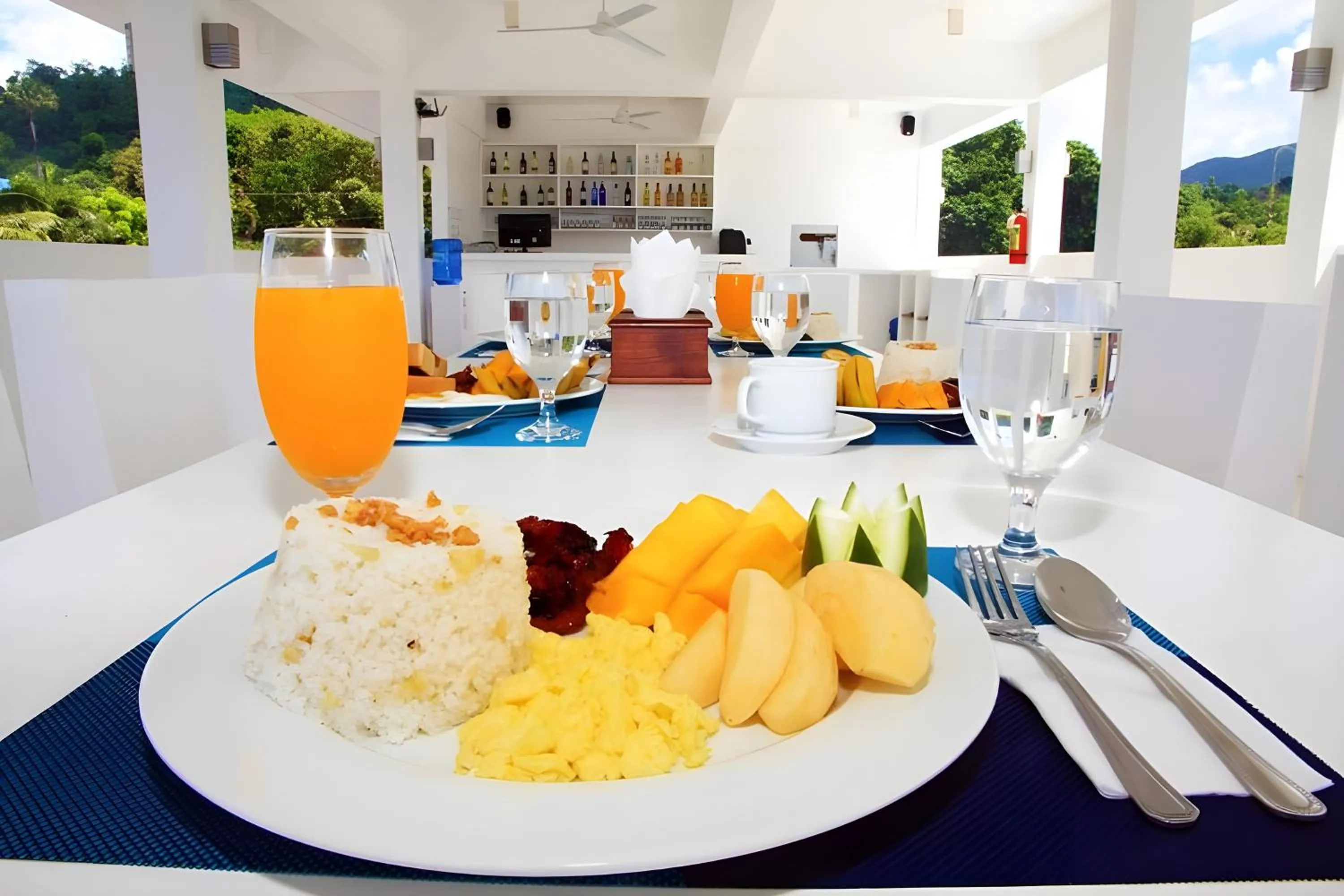 Restaurant/places to eat in Coron Bluewave Hotel