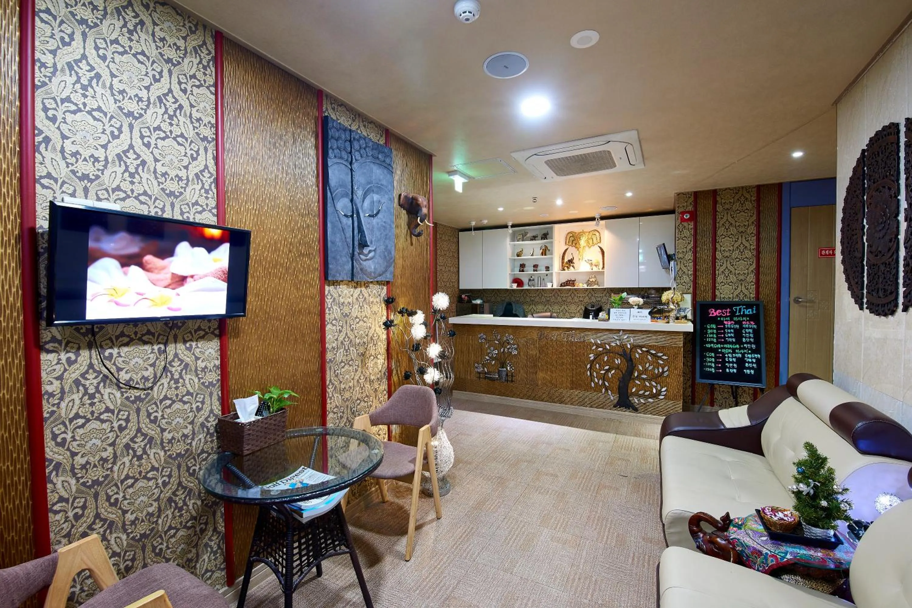 Lobby/Reception in Best In City Hotel