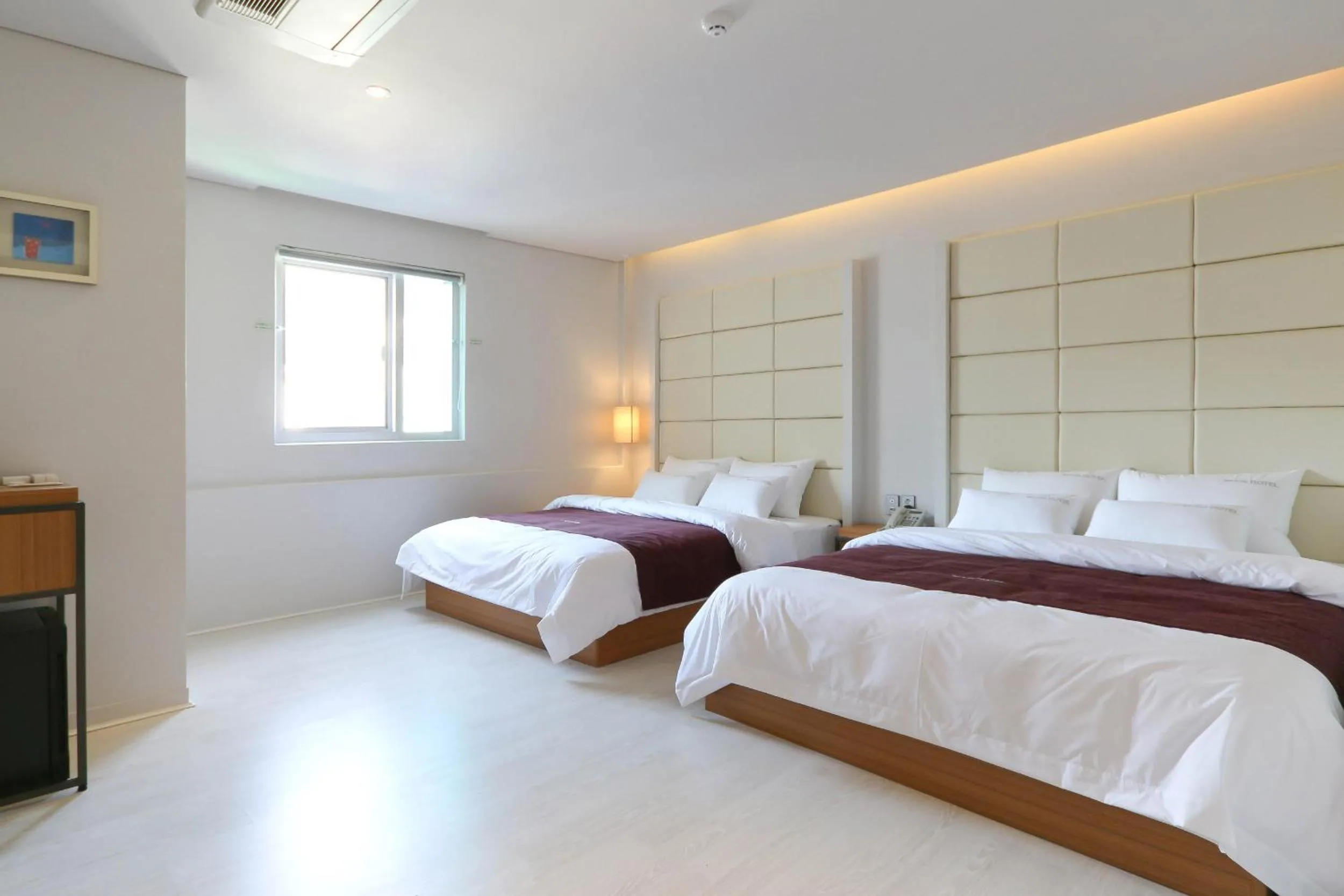 Shower in Best In City Hotel