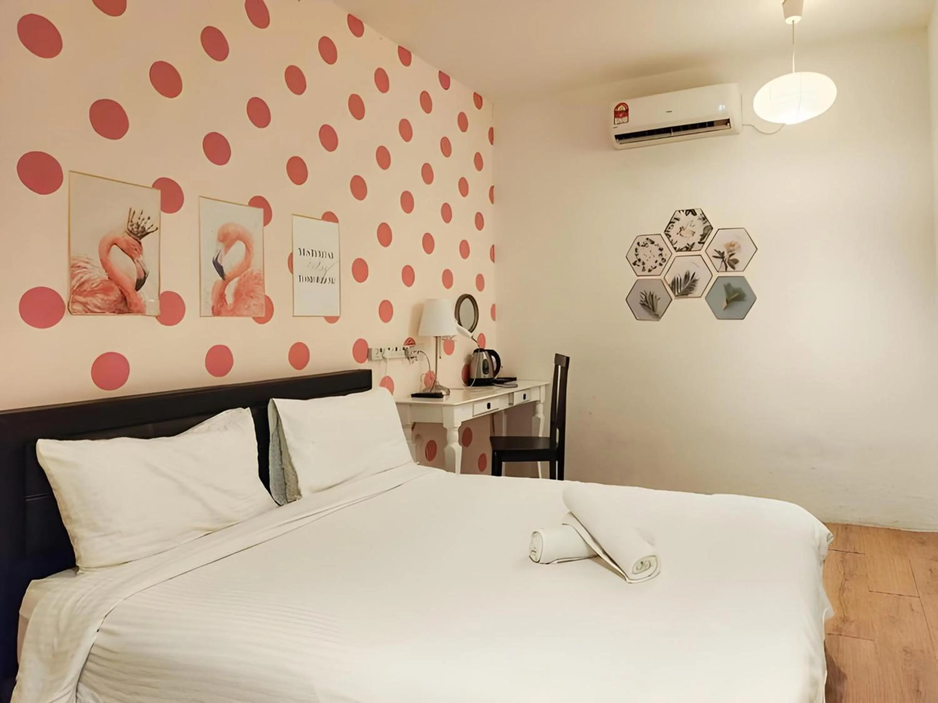 Photo of the whole room in Hotel O Elephant House Boutique Hotel