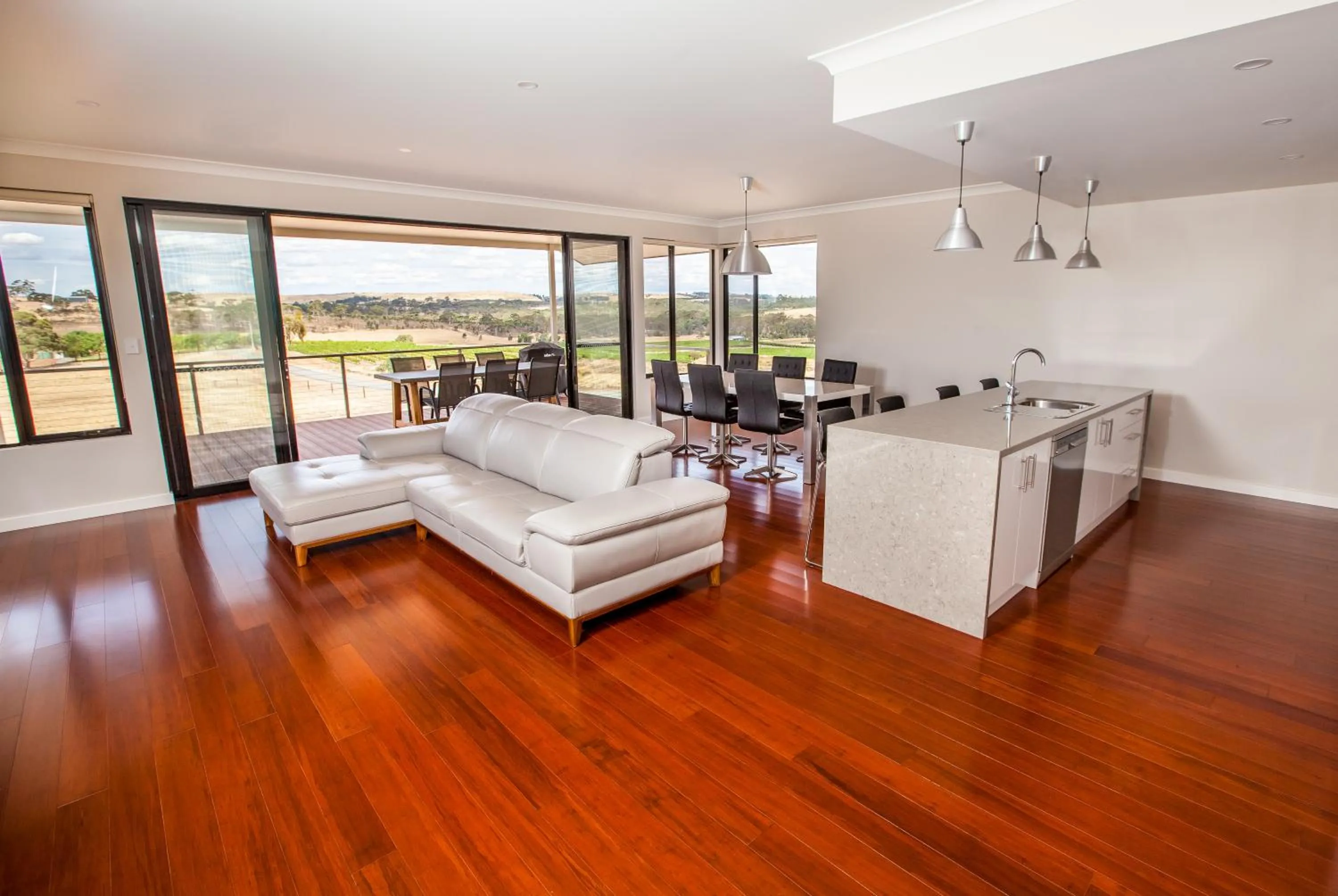 Kitchen or kitchenette in Neagles Retreat Villas