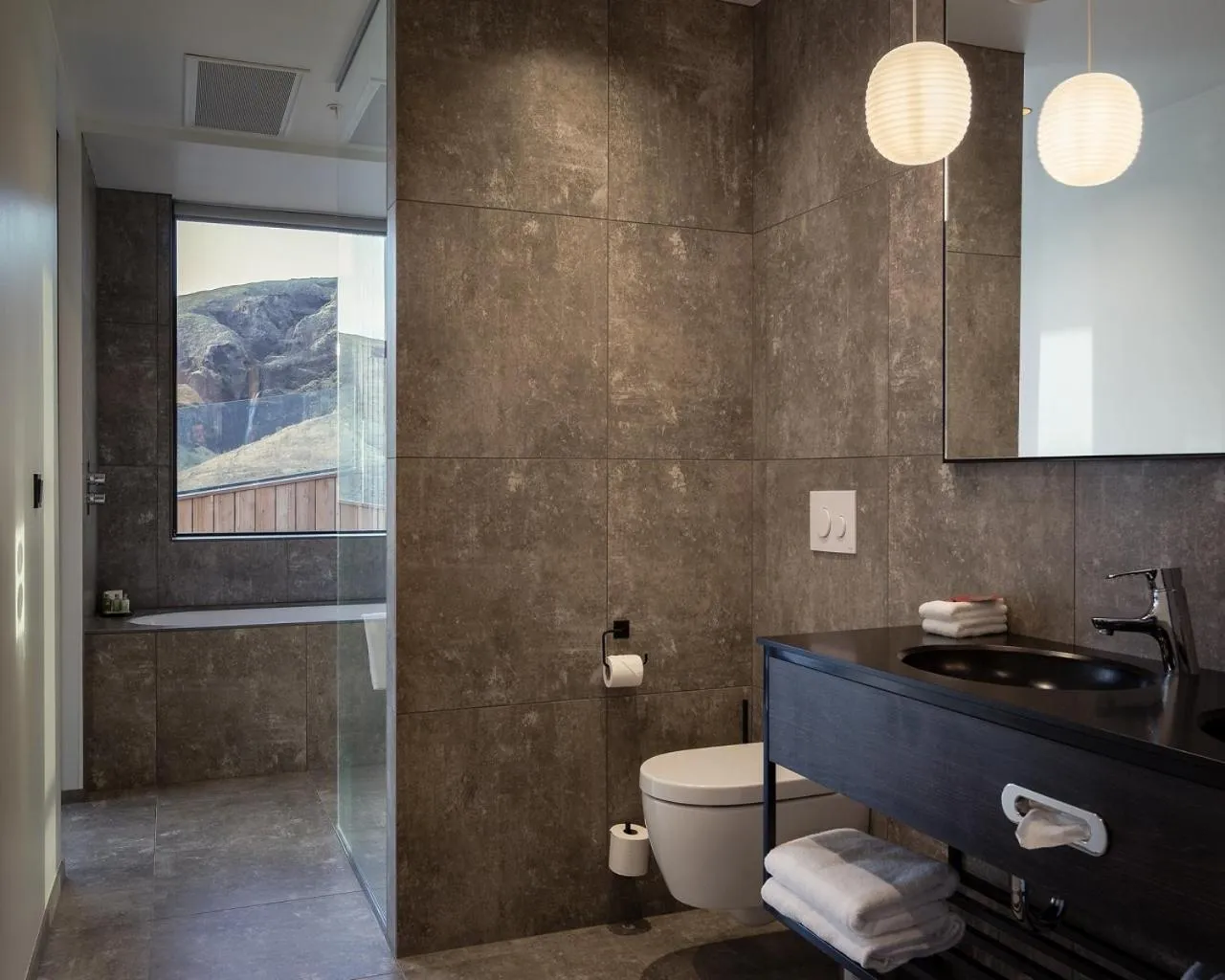 Toilet in Fosshotel Glacier Lagoon