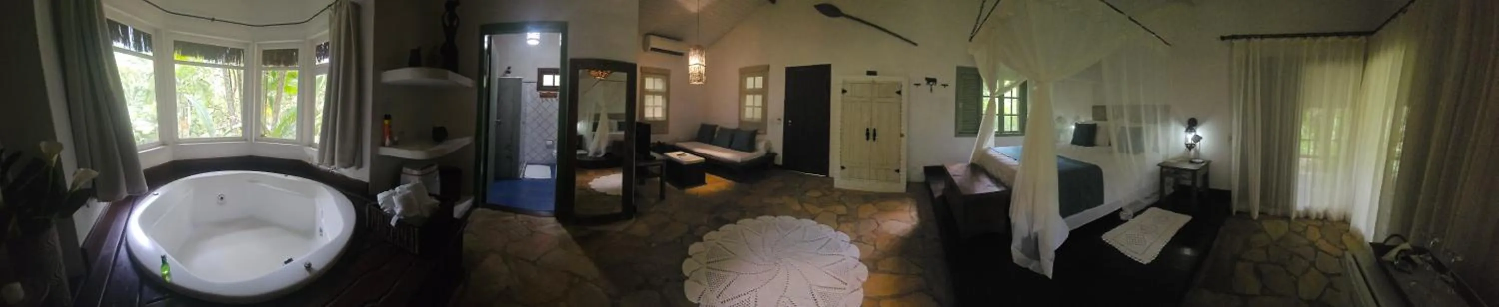 Photo of the whole room in Pousada Bromélias