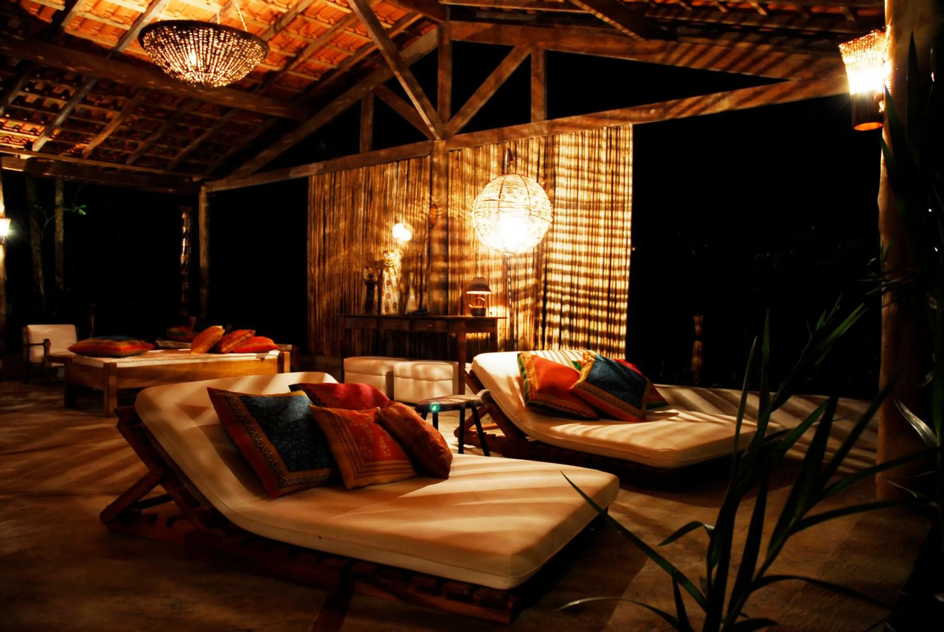 Communal lounge/ TV room in Pousada Bromélias