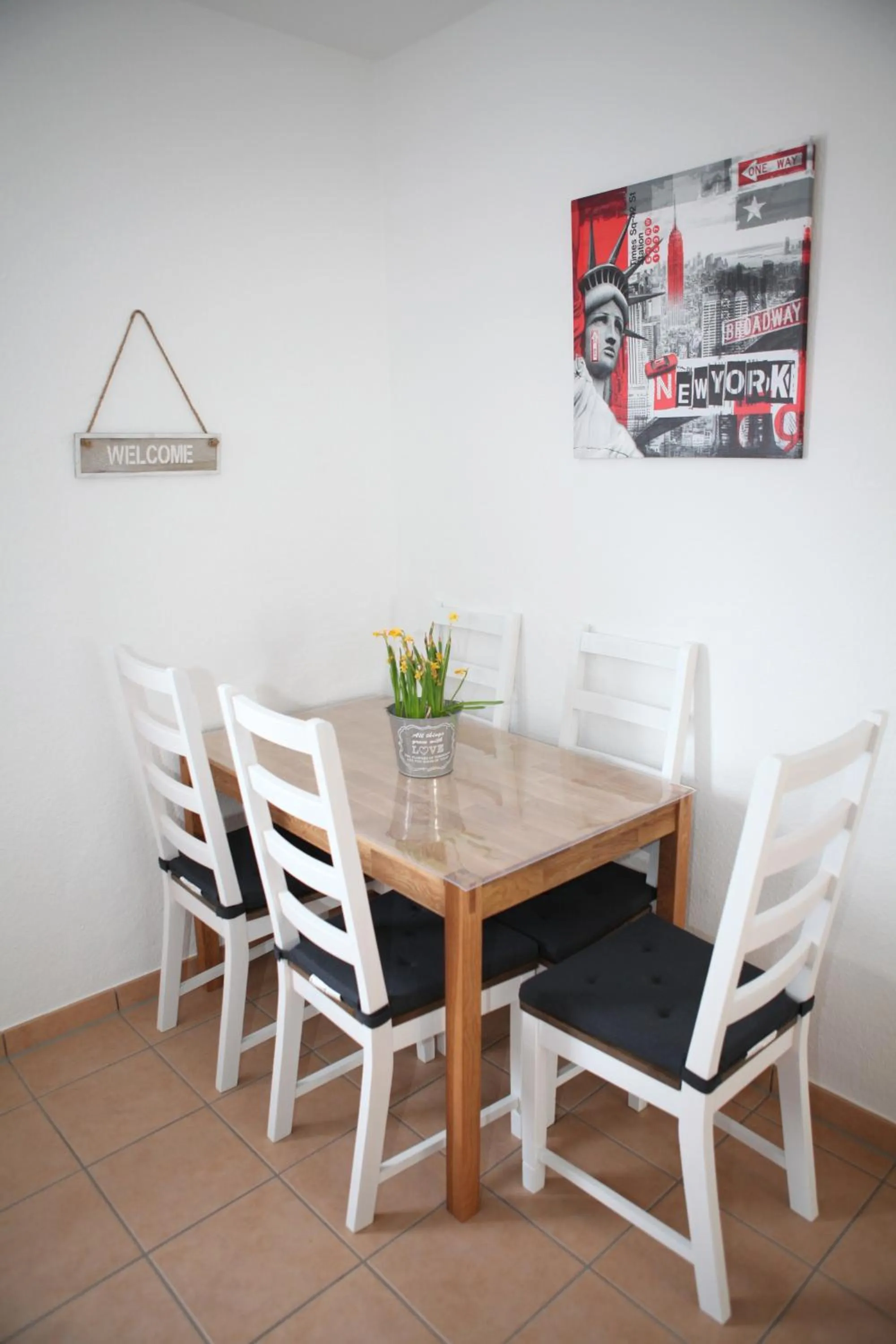 Dining area in Bermuda Apartment