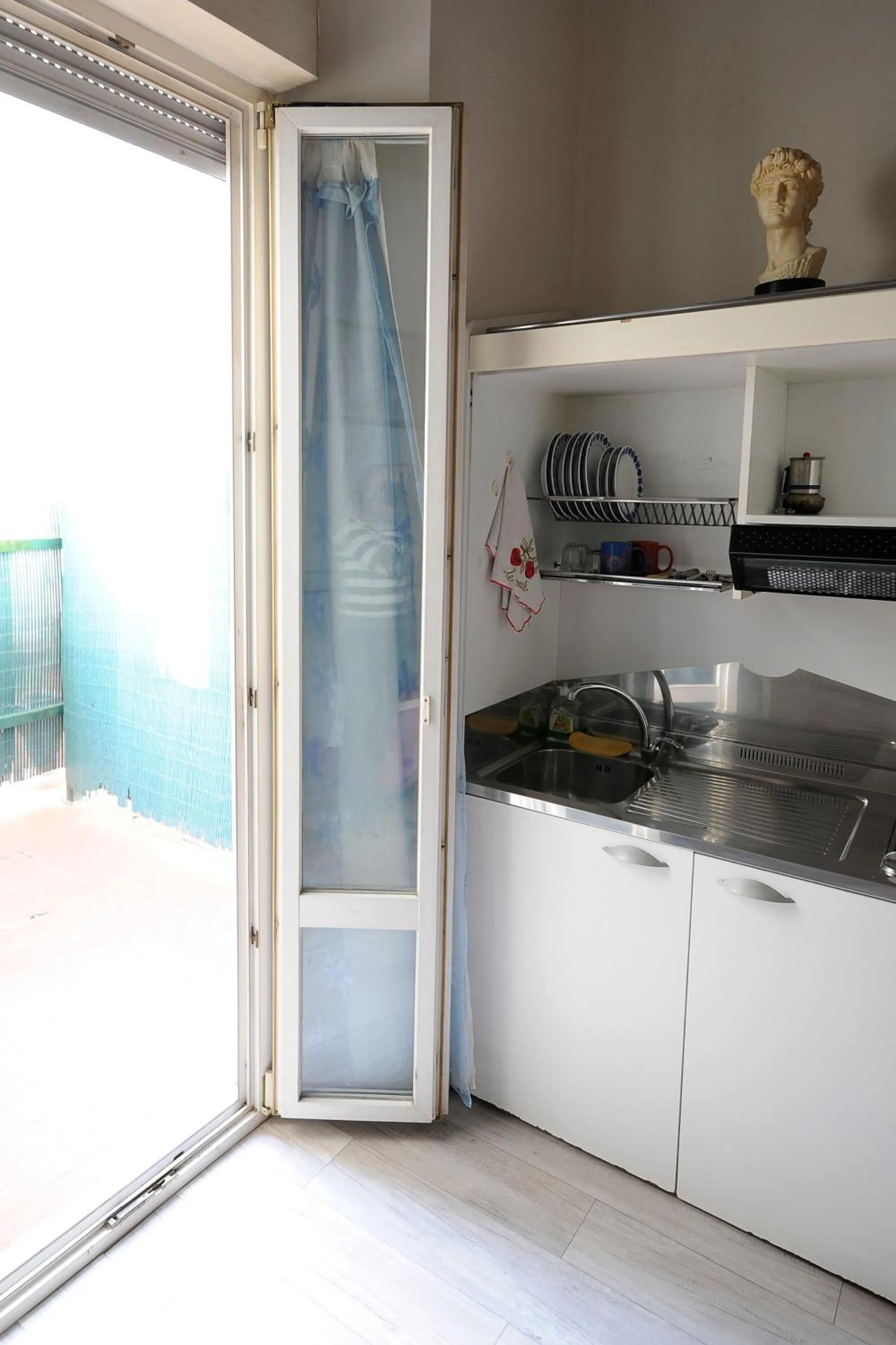 Kitchen or kitchenette in B&B Porta San Frediano