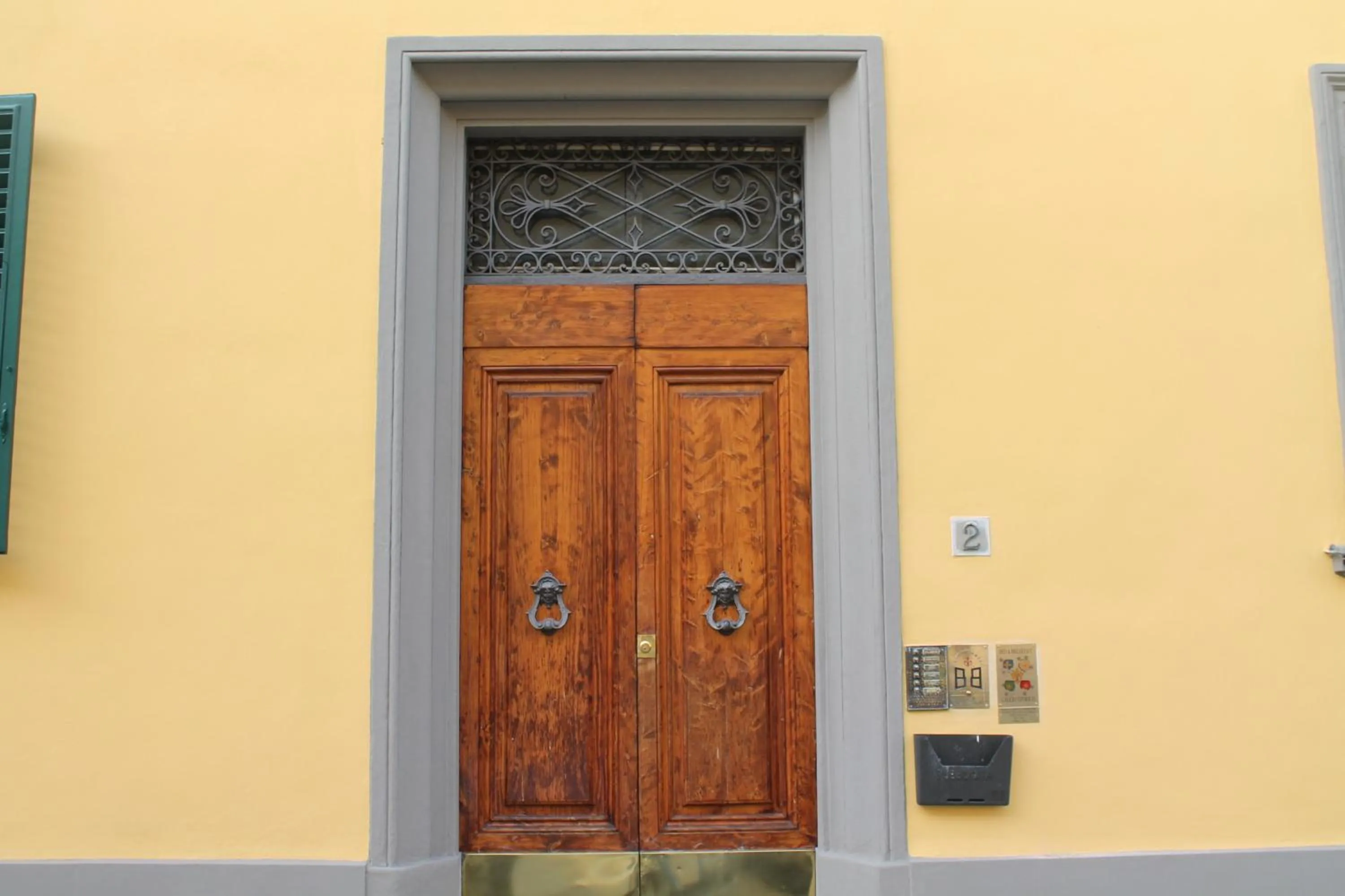 Facade/entrance in B&B Porta San Frediano